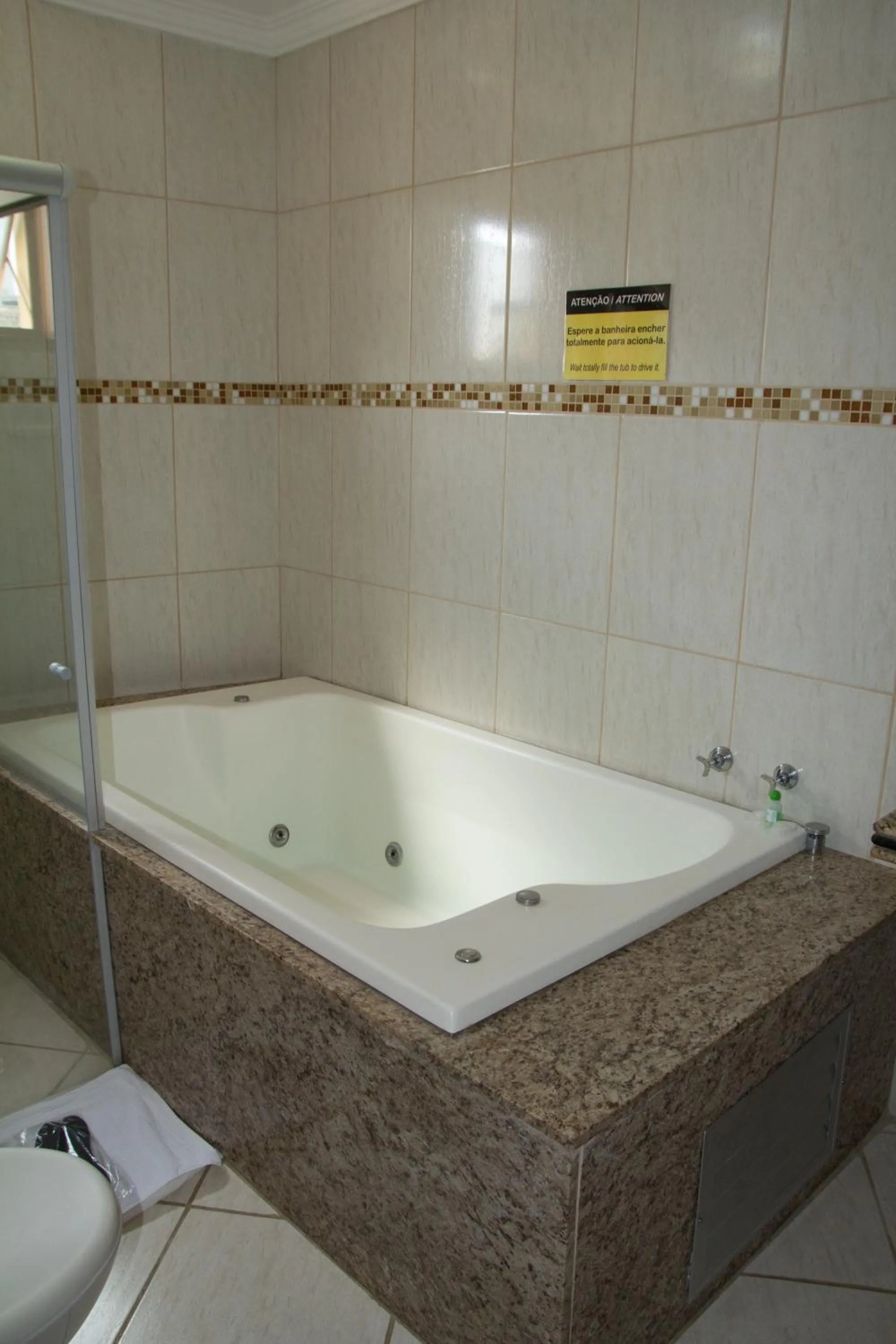 Hot Tub in Hotel Meri Conselheiro Lafaiete