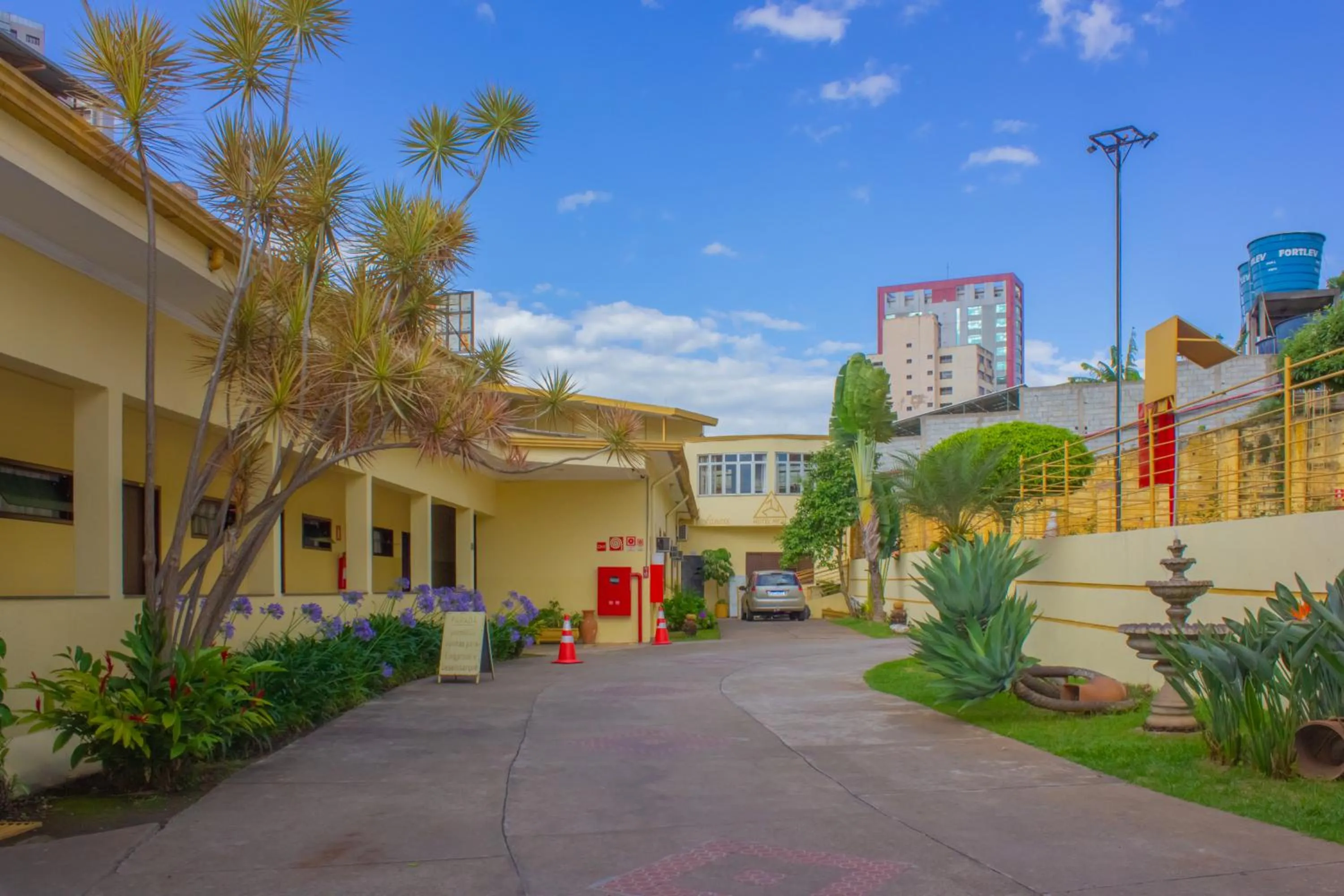 Property building in Hotel Meri Conselheiro Lafaiete