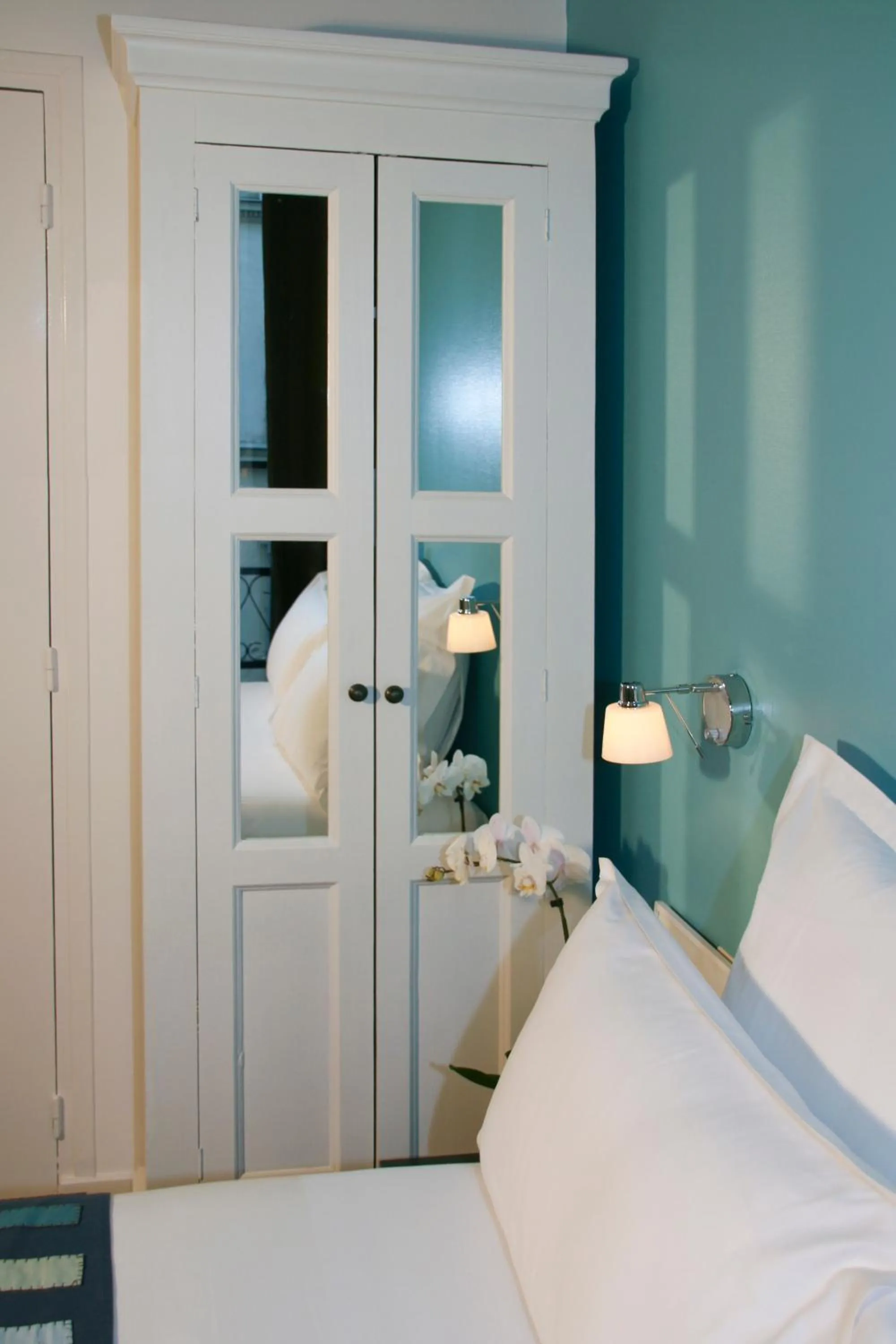 Bed in Hôtel Marais de Launay