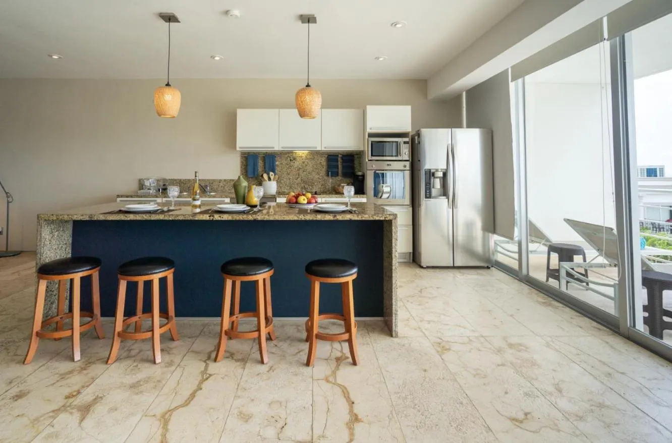 Kitchen or kitchenette in Magia Beachside Apartment by BVR