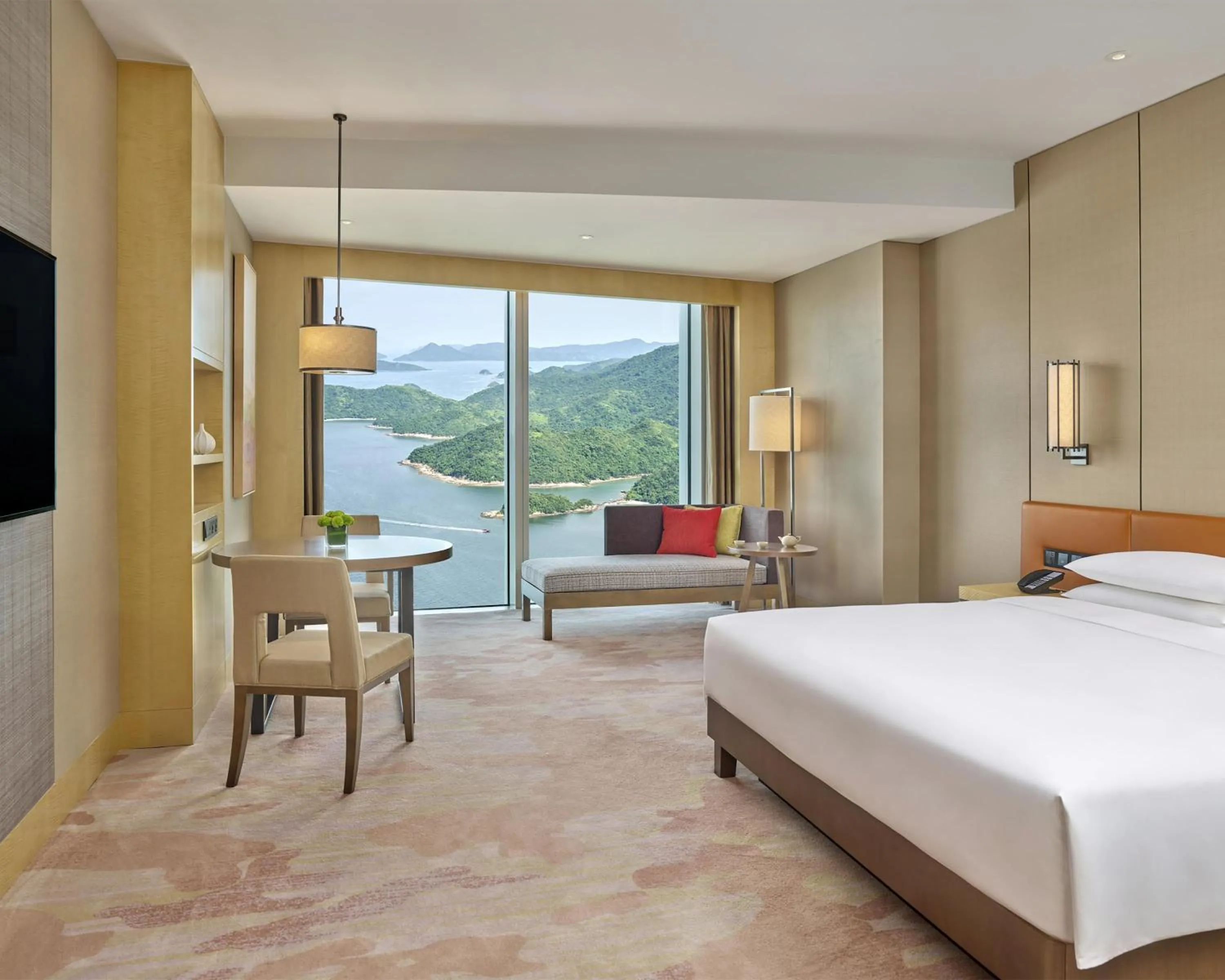 Bedroom, Bed in Hyatt Regency Shenzhen Yantian