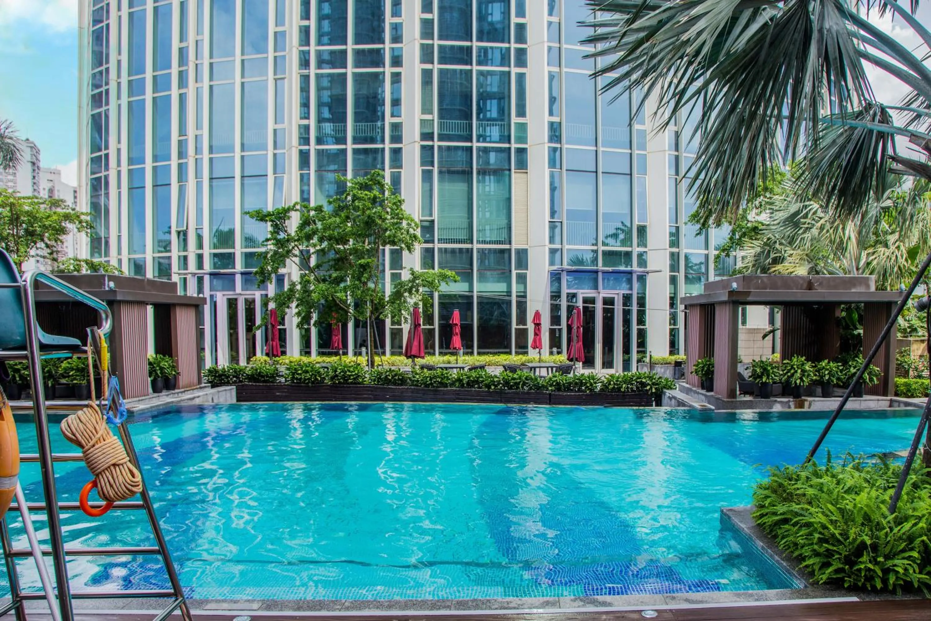 Swimming pool in Hyatt Regency Shenzhen Yantian