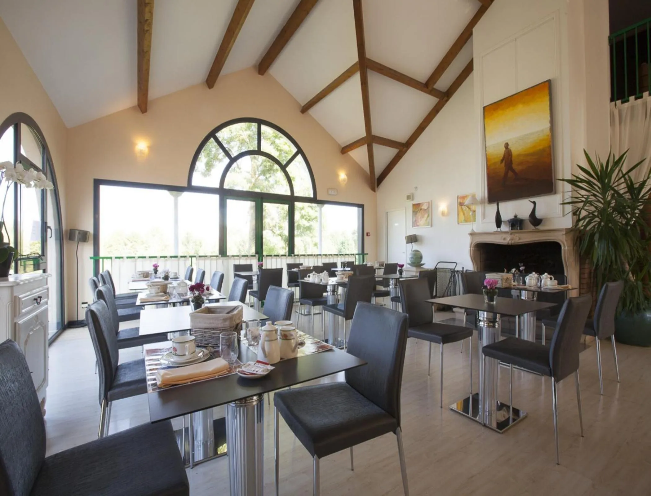 Restaurant/places to eat in Golf Hotel Colvert - Room Service Disponible