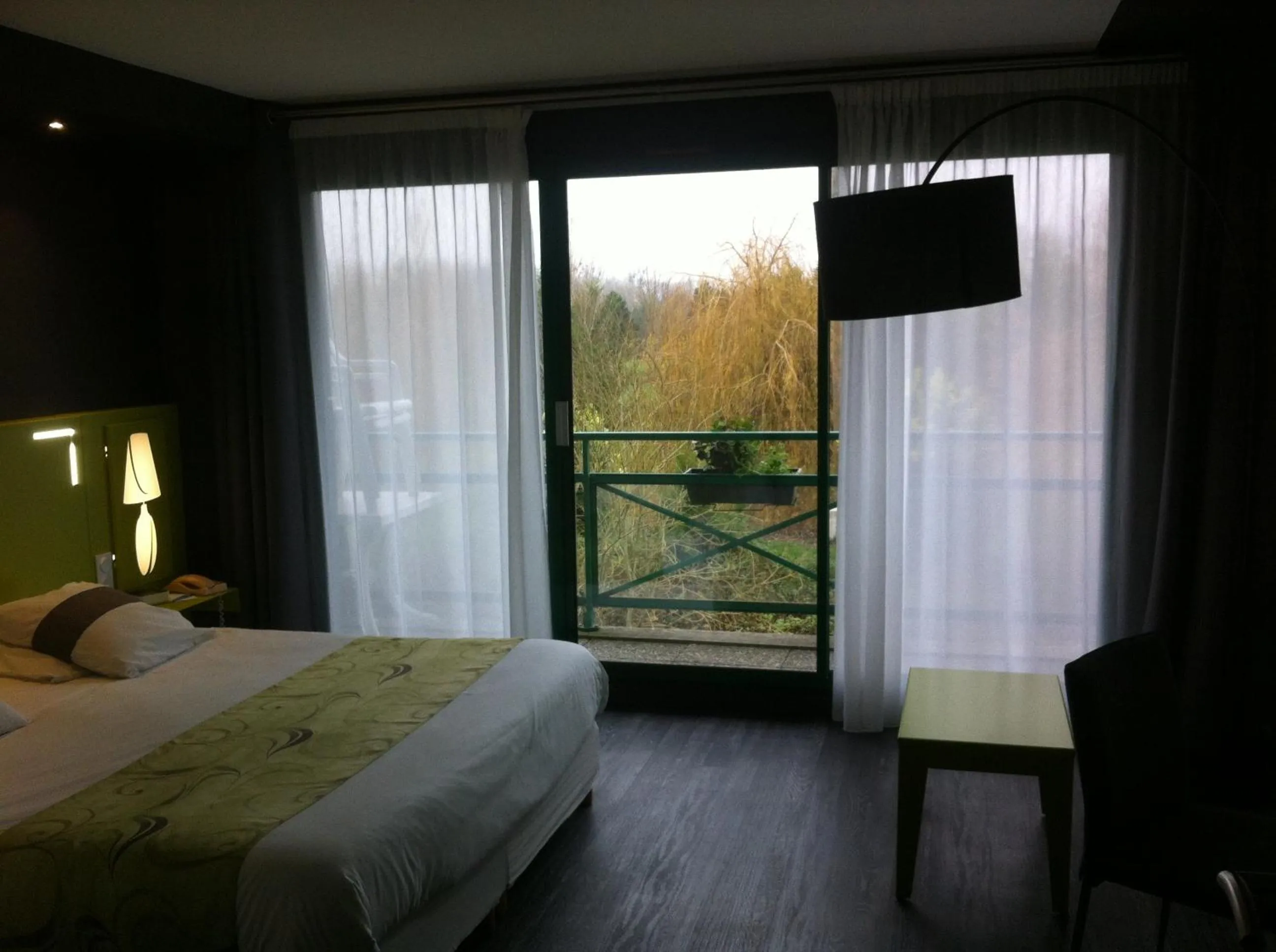 Bed in Golf Hotel Colvert - Room Service Disponible