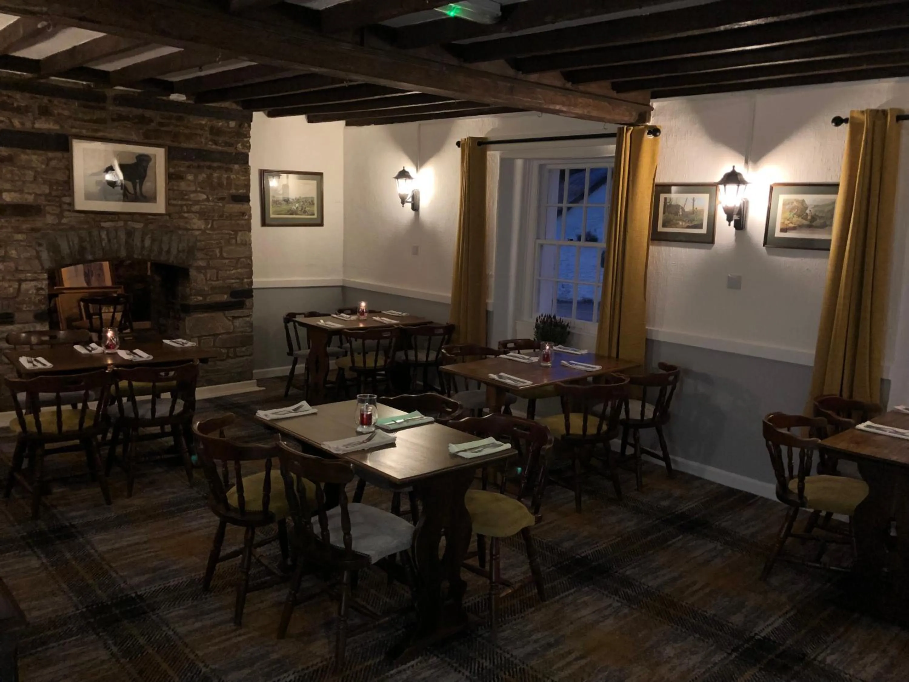Restaurant/places to eat in The Griffin Llyswen