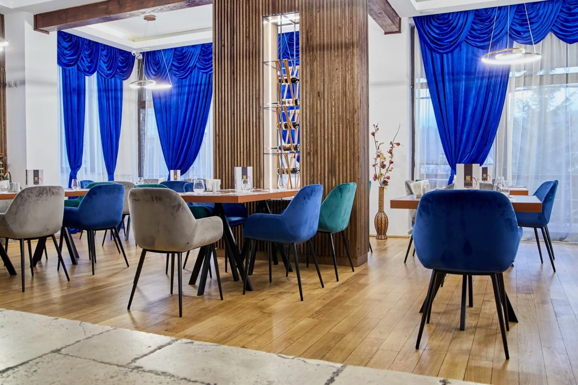 Restaurant/places to eat in Kayus