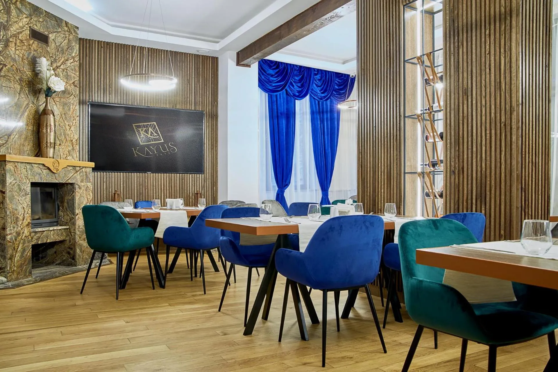 Restaurant/places to eat in Kayus