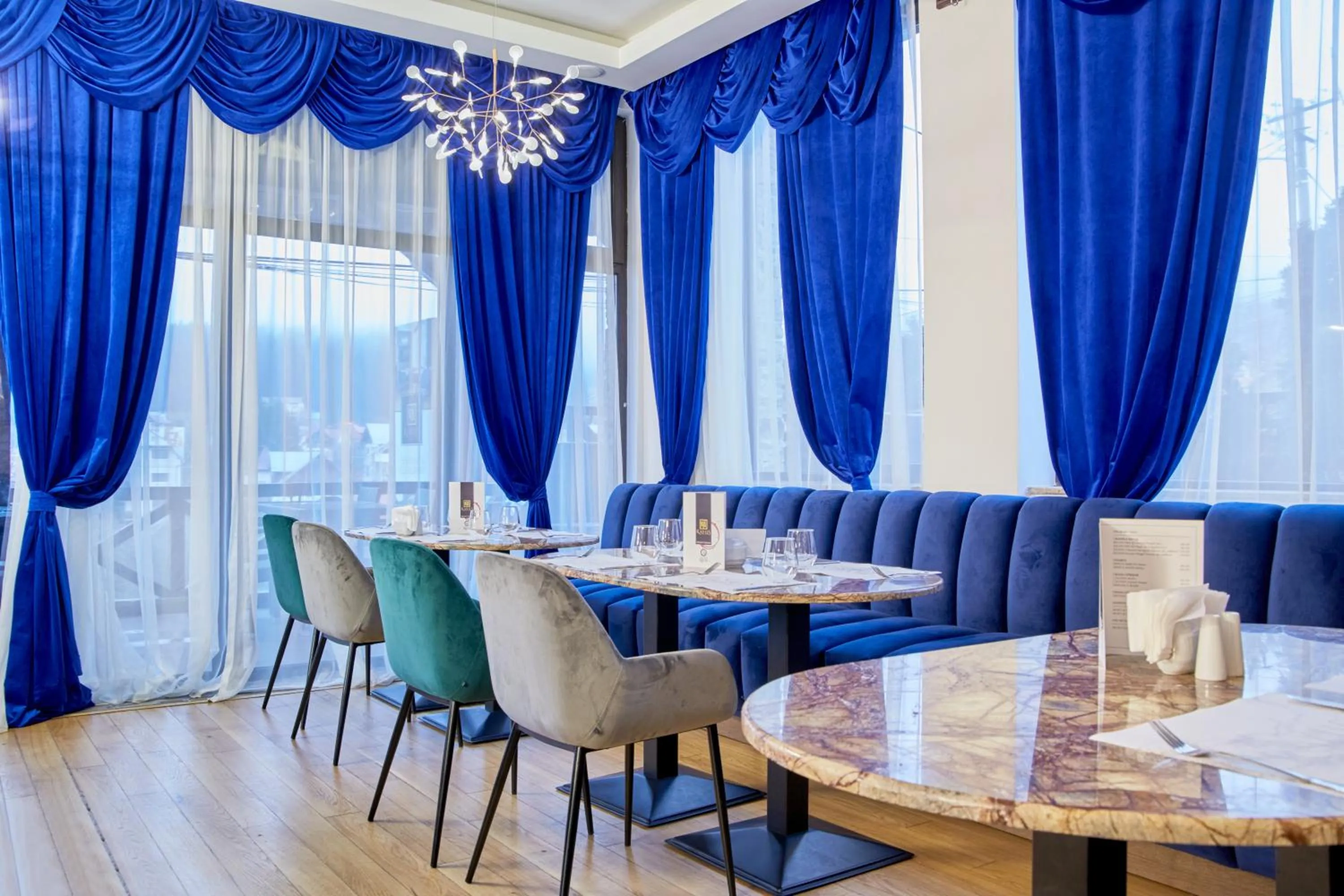 Restaurant/places to eat in Kayus