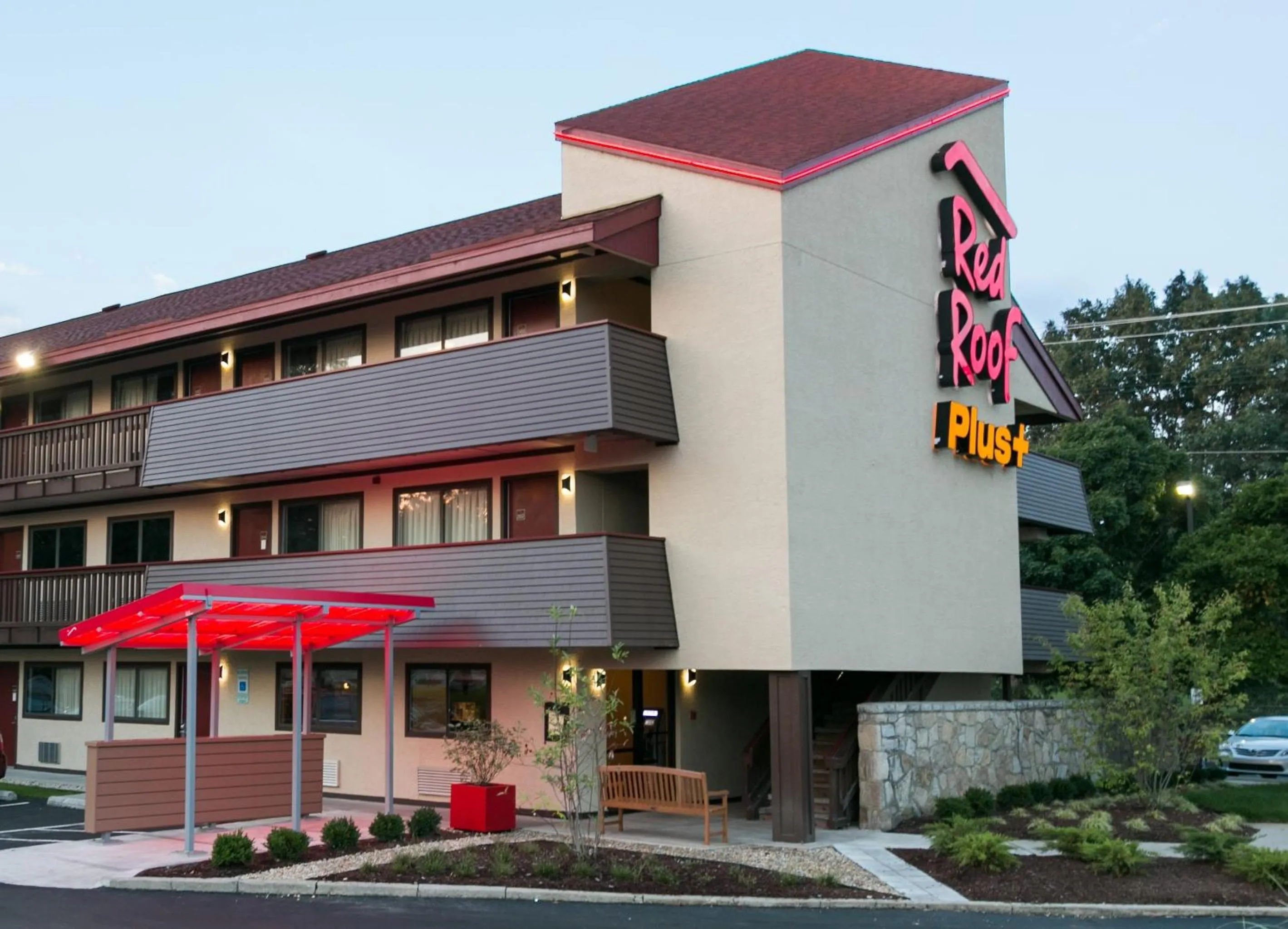 Property building in Red Roof Inn PLUS+ Columbus-Ohio State University OSU