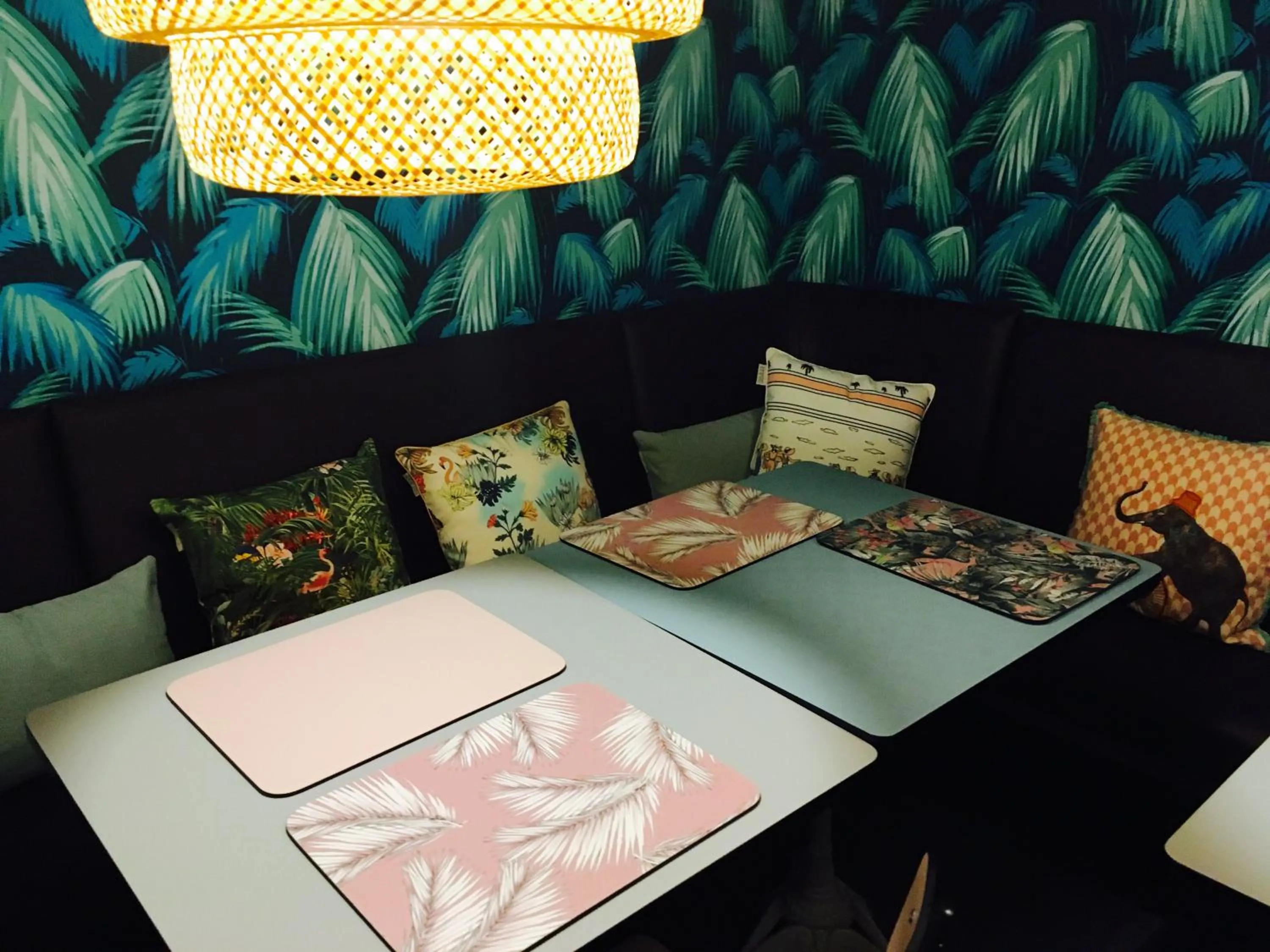 Restaurant/places to eat in Hotel Alnea