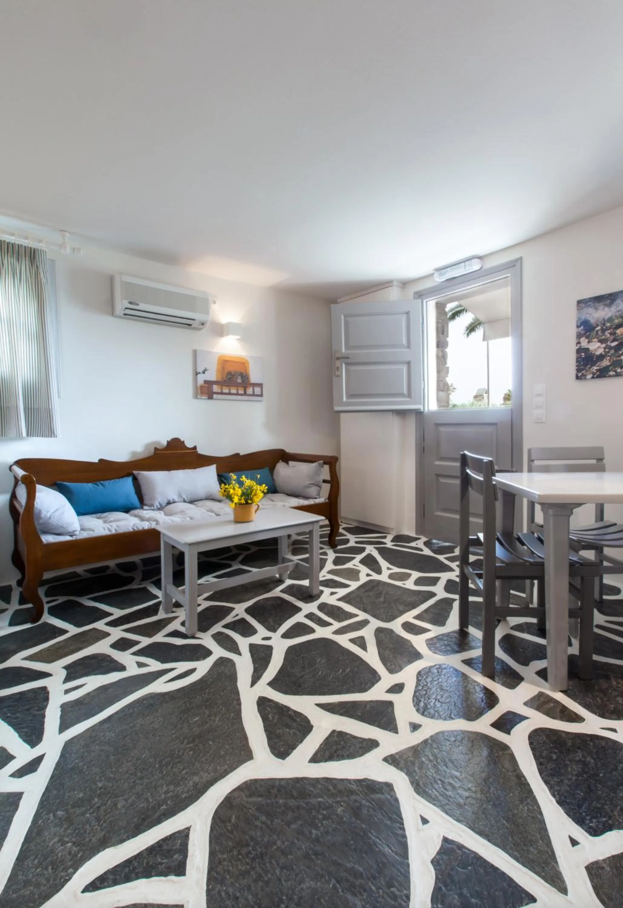 Living room in Byzantio Beach Suites & Wellness