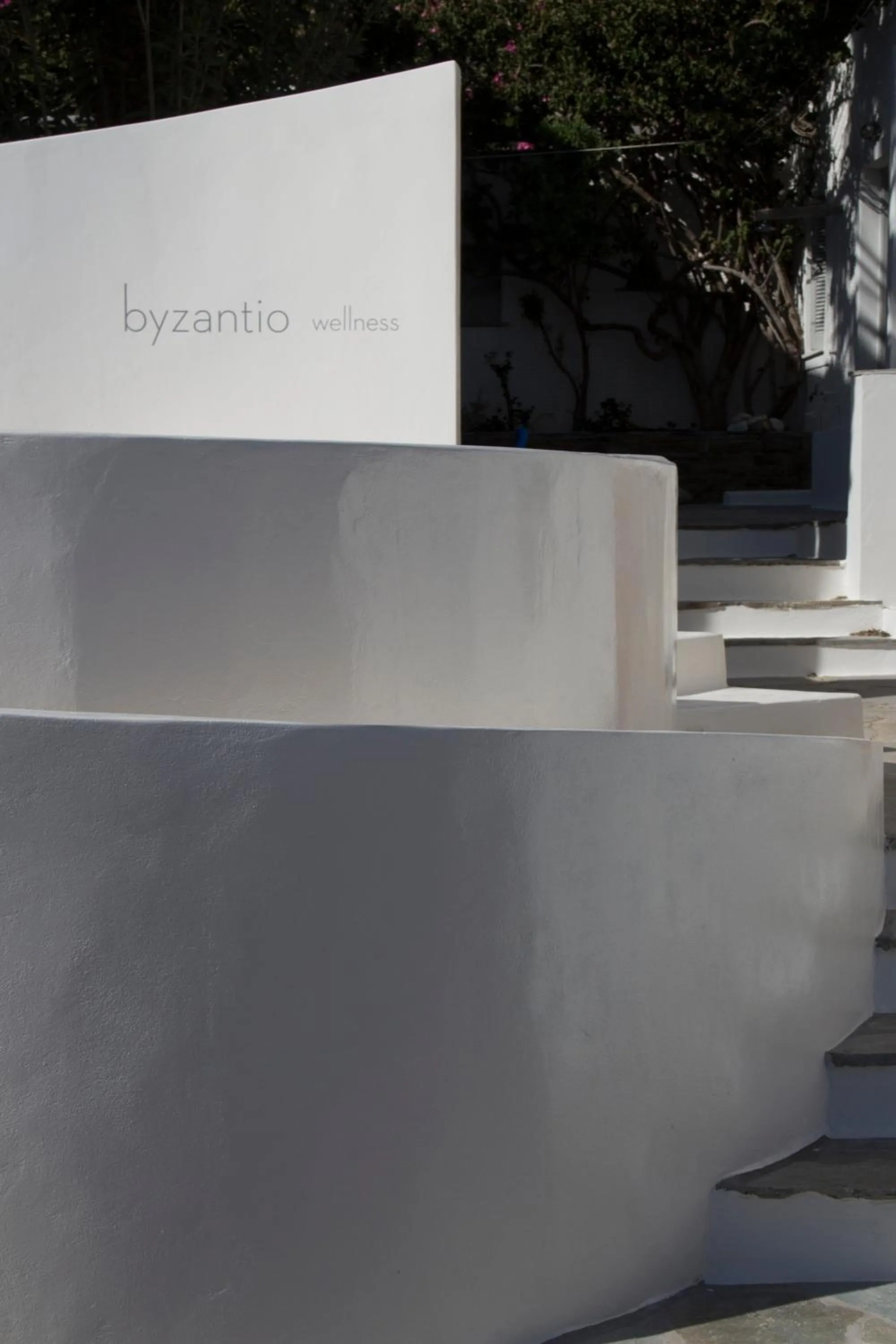 Hot Tub in Byzantio Beach Suites & Wellness