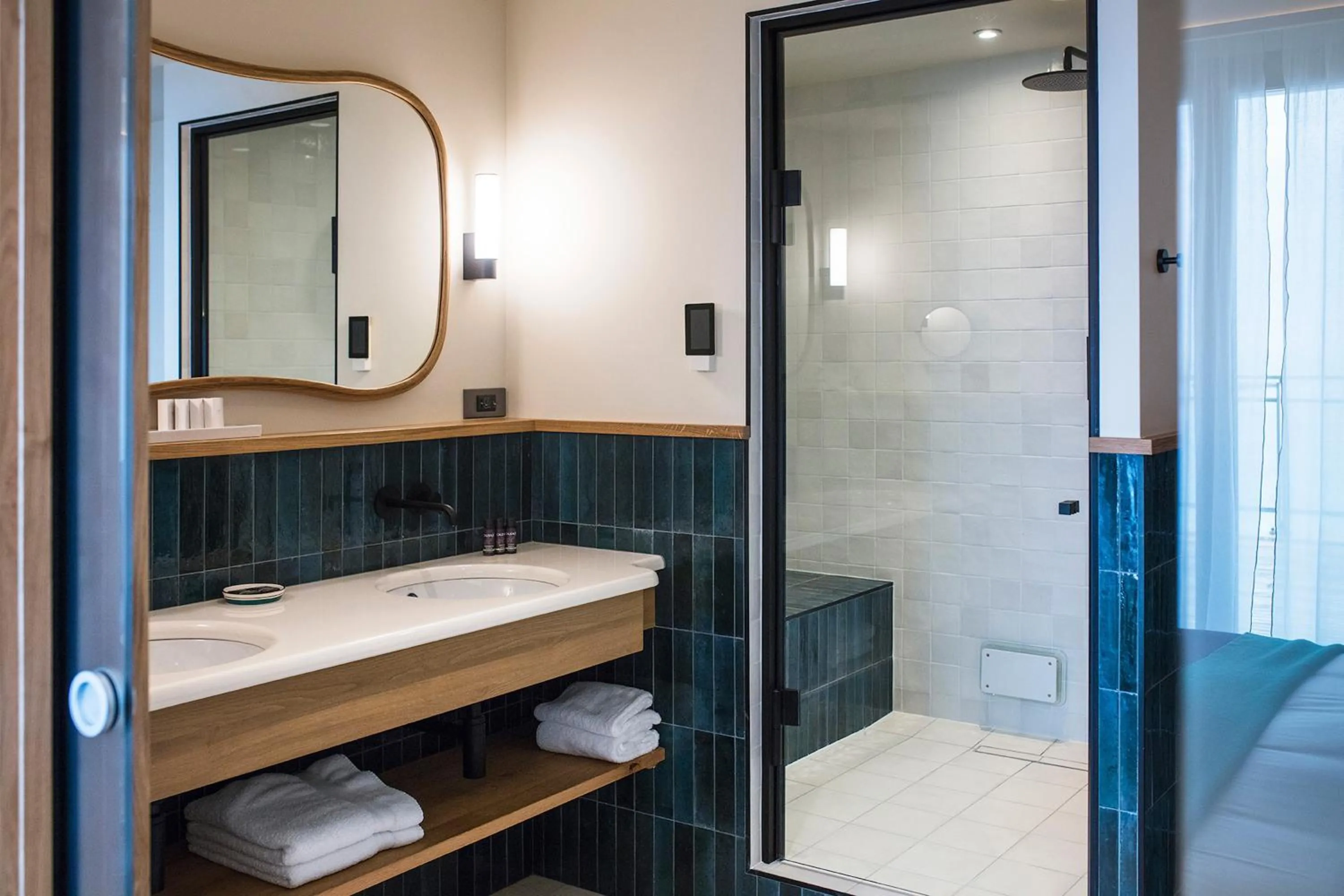 Bathroom in Hôtel Le Café de Paris