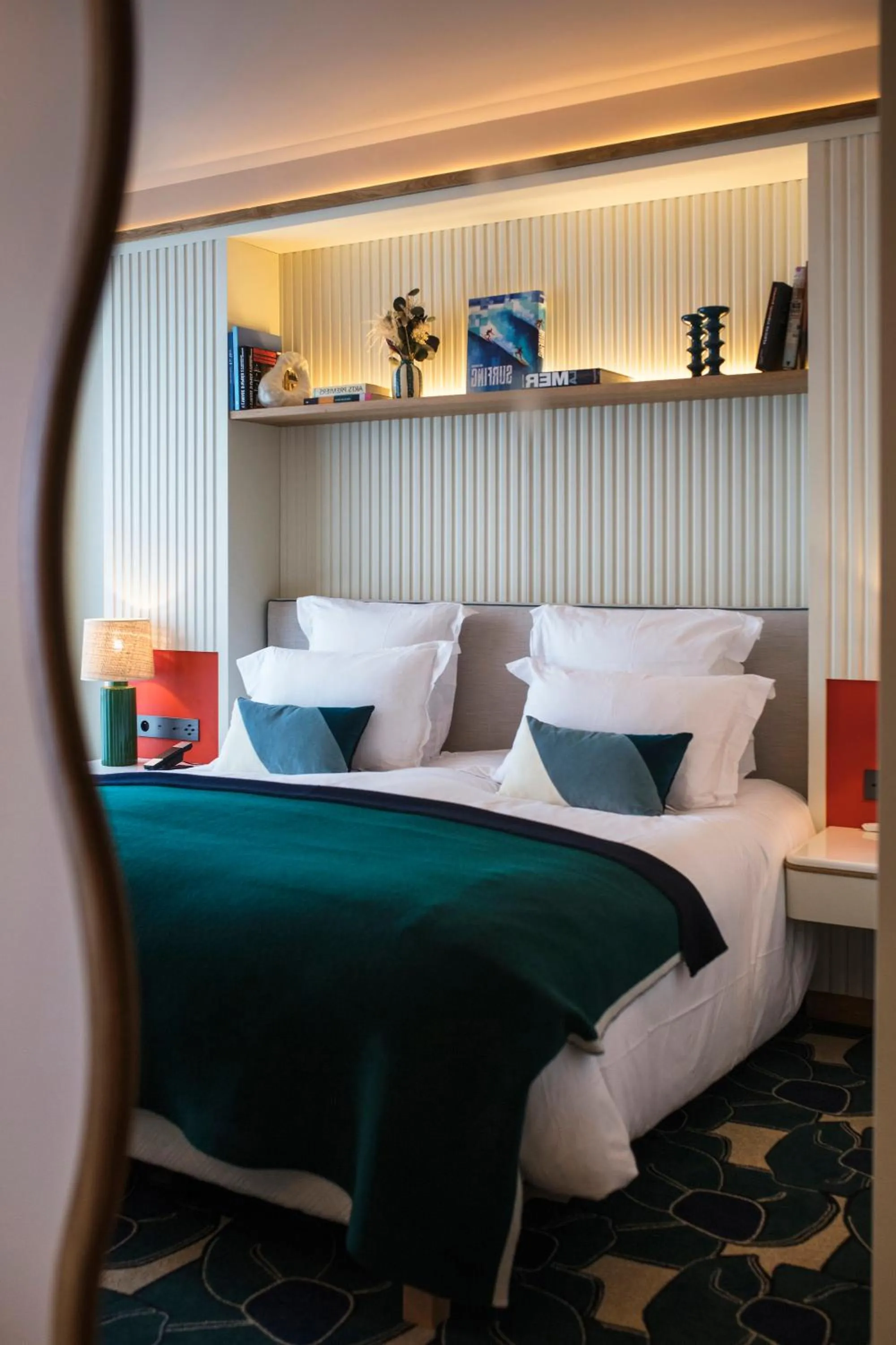 Bedroom, Bed in Hôtel Le Café de Paris