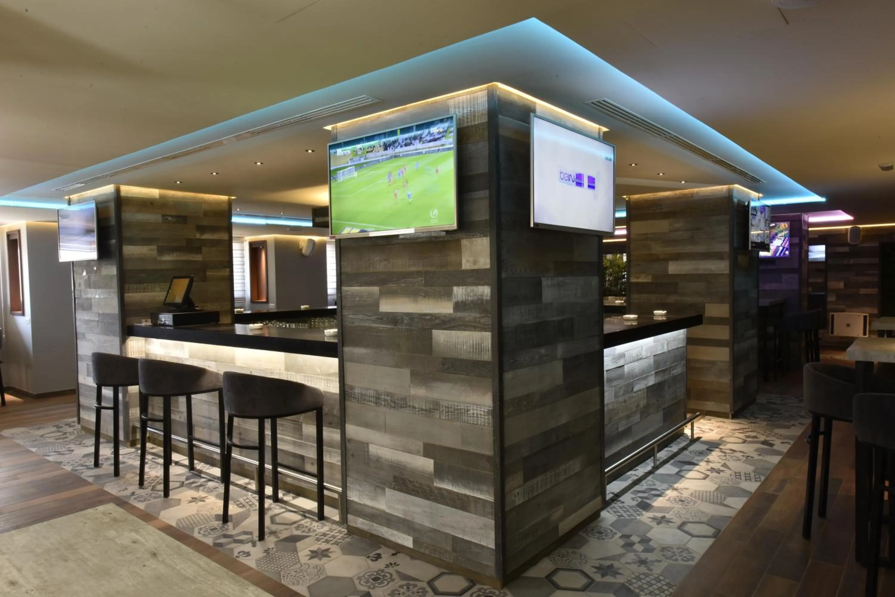 Restaurant/places to eat in BUSINESS HOTEL SFAX