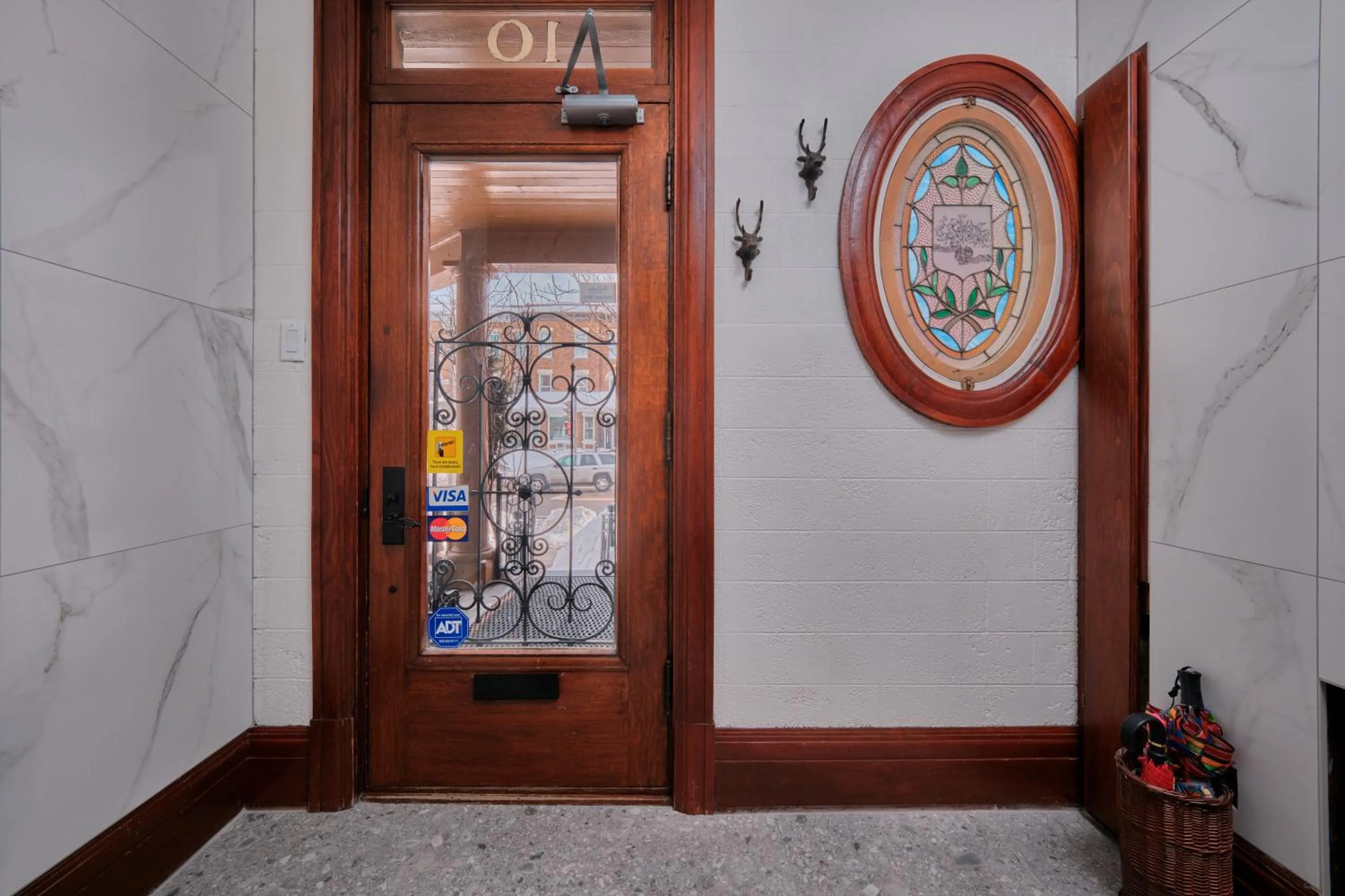 Facade/entrance in Le Widor