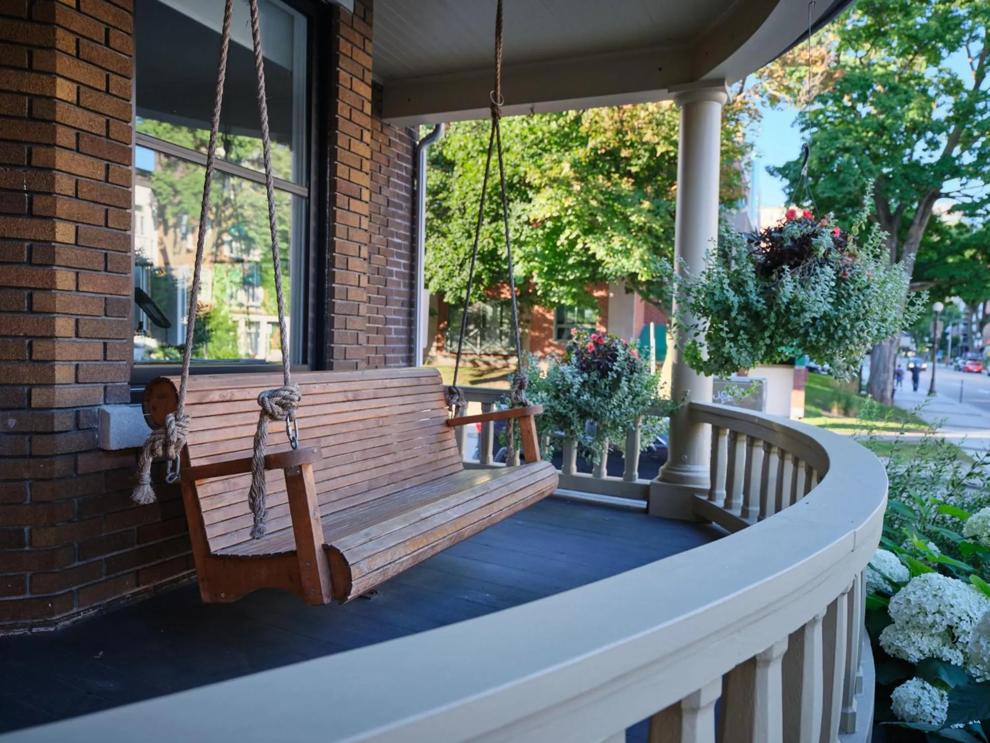 Property building in Le Widor