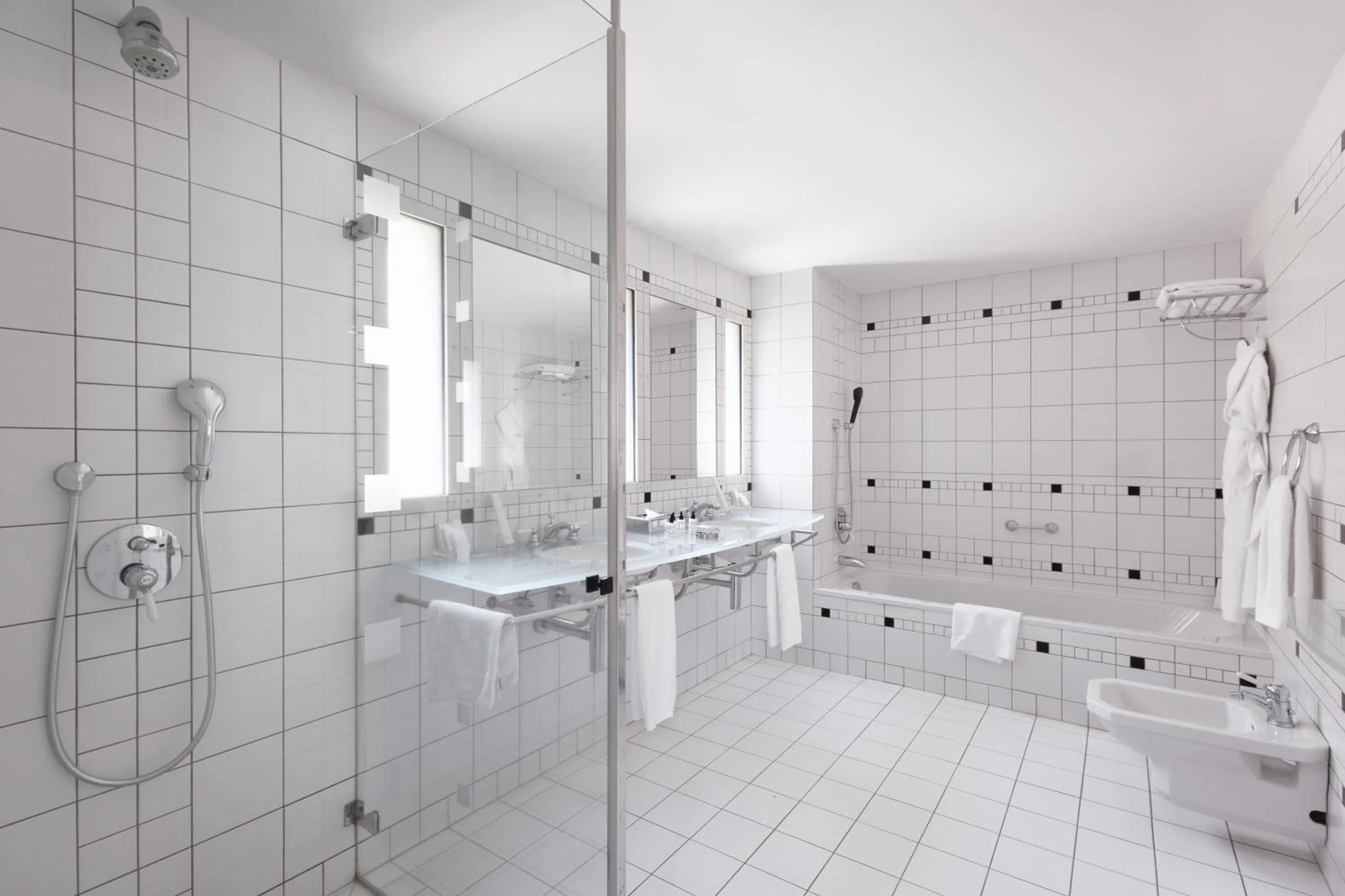 Shower in L'Agapa Hôtel - Spa Codage