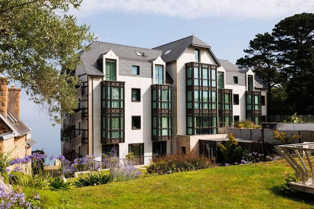 Property building in L'Agapa Hôtel - Spa Codage