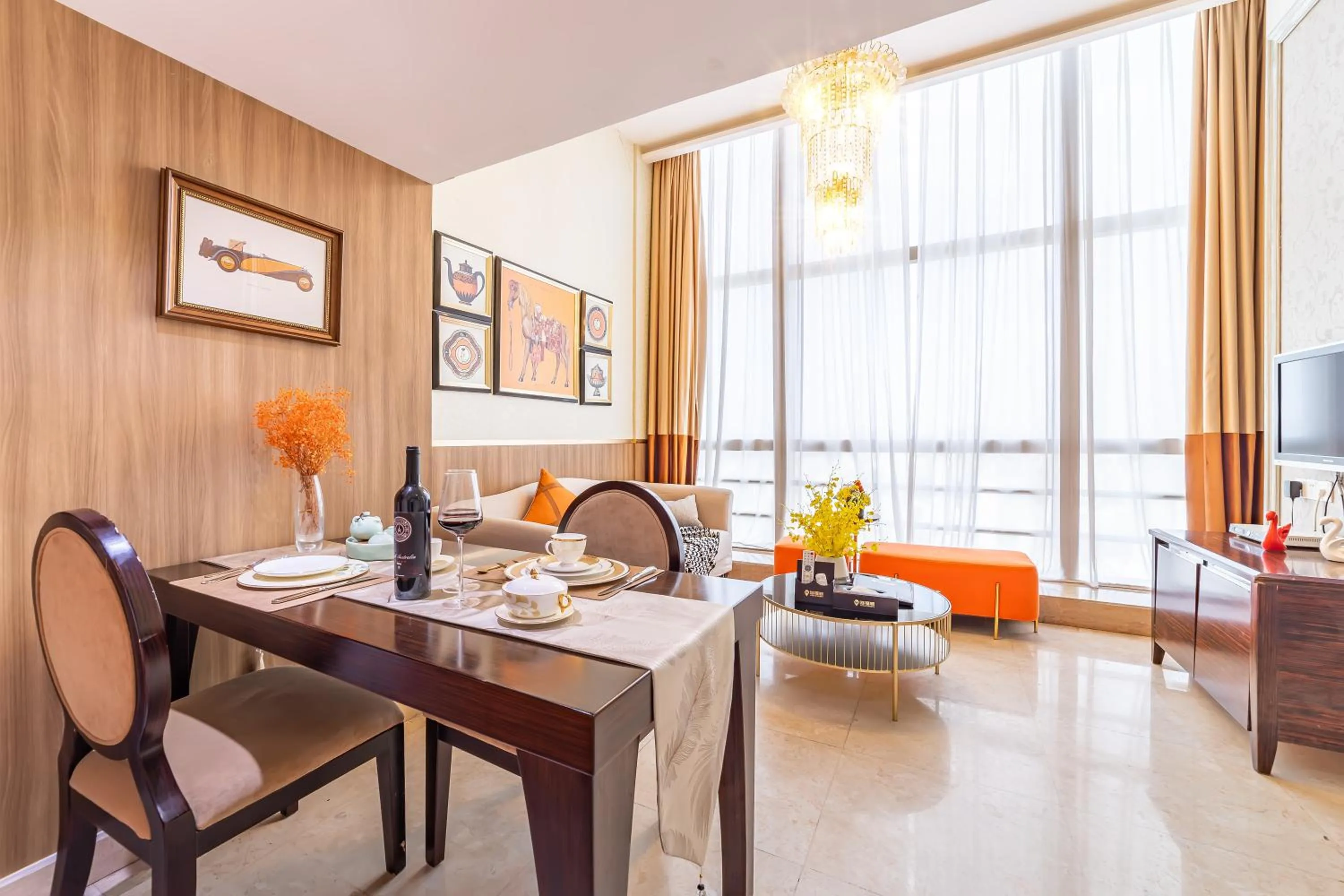 Dining area in WAIFIDEN Guangzhou Grand View Golden Palace Apartment