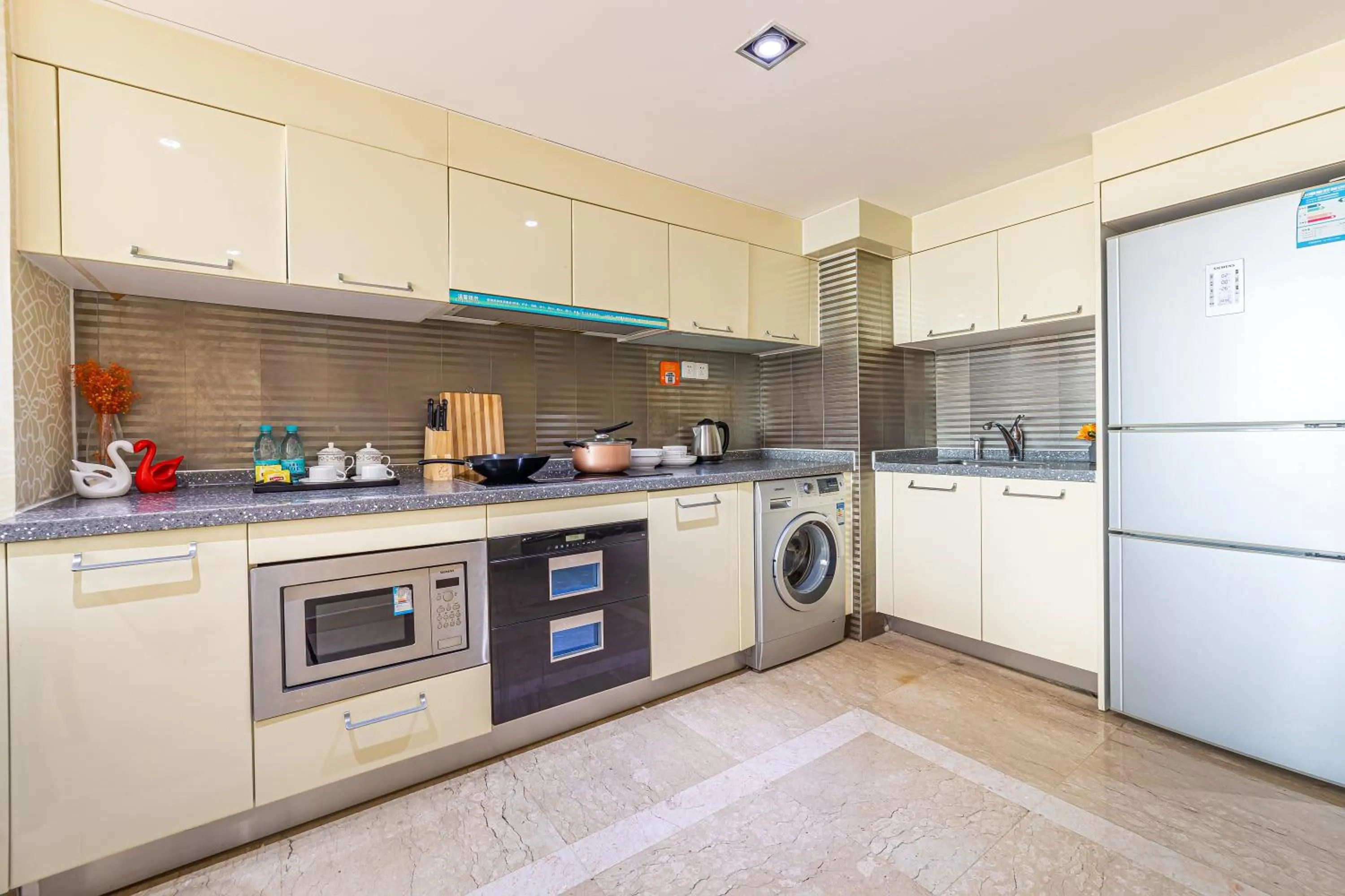 Kitchen or kitchenette in WAIFIDEN Guangzhou Grand View Golden Palace Apartment