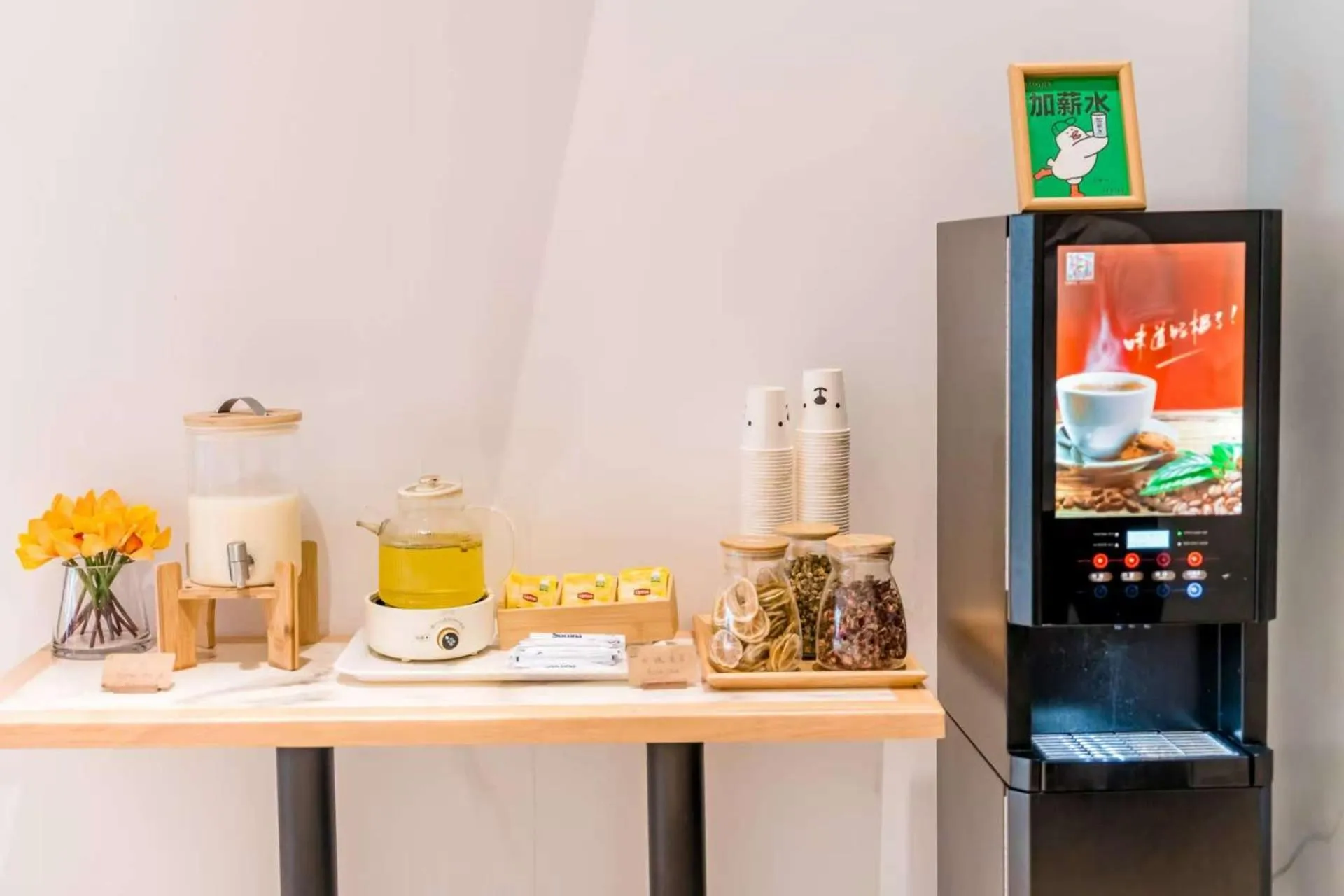 Restaurant/places to eat in WAIFIDEN Guangzhou Grand View Golden Palace Apartment