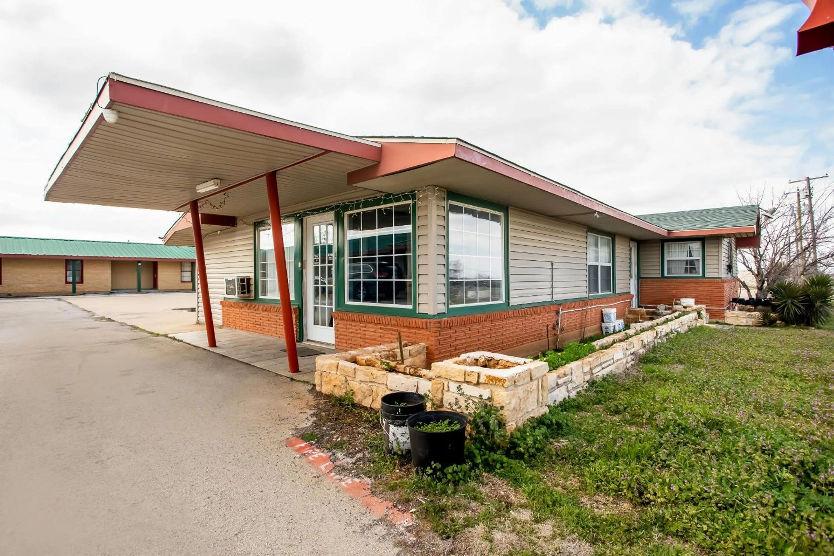 Facade/entrance in Rodeway Inn