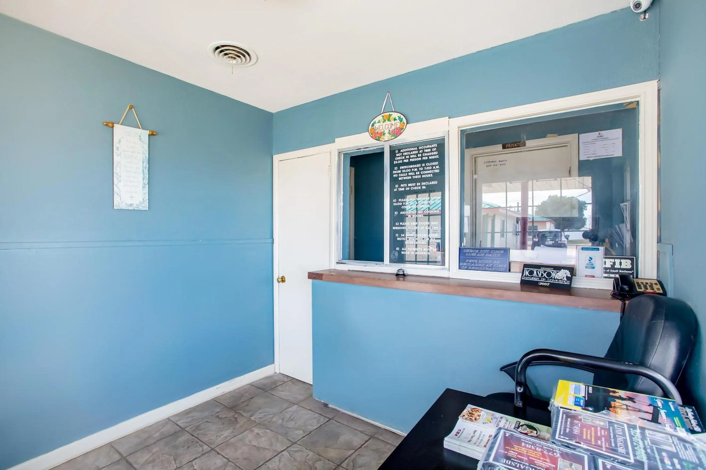 Lobby or reception in Rodeway Inn
