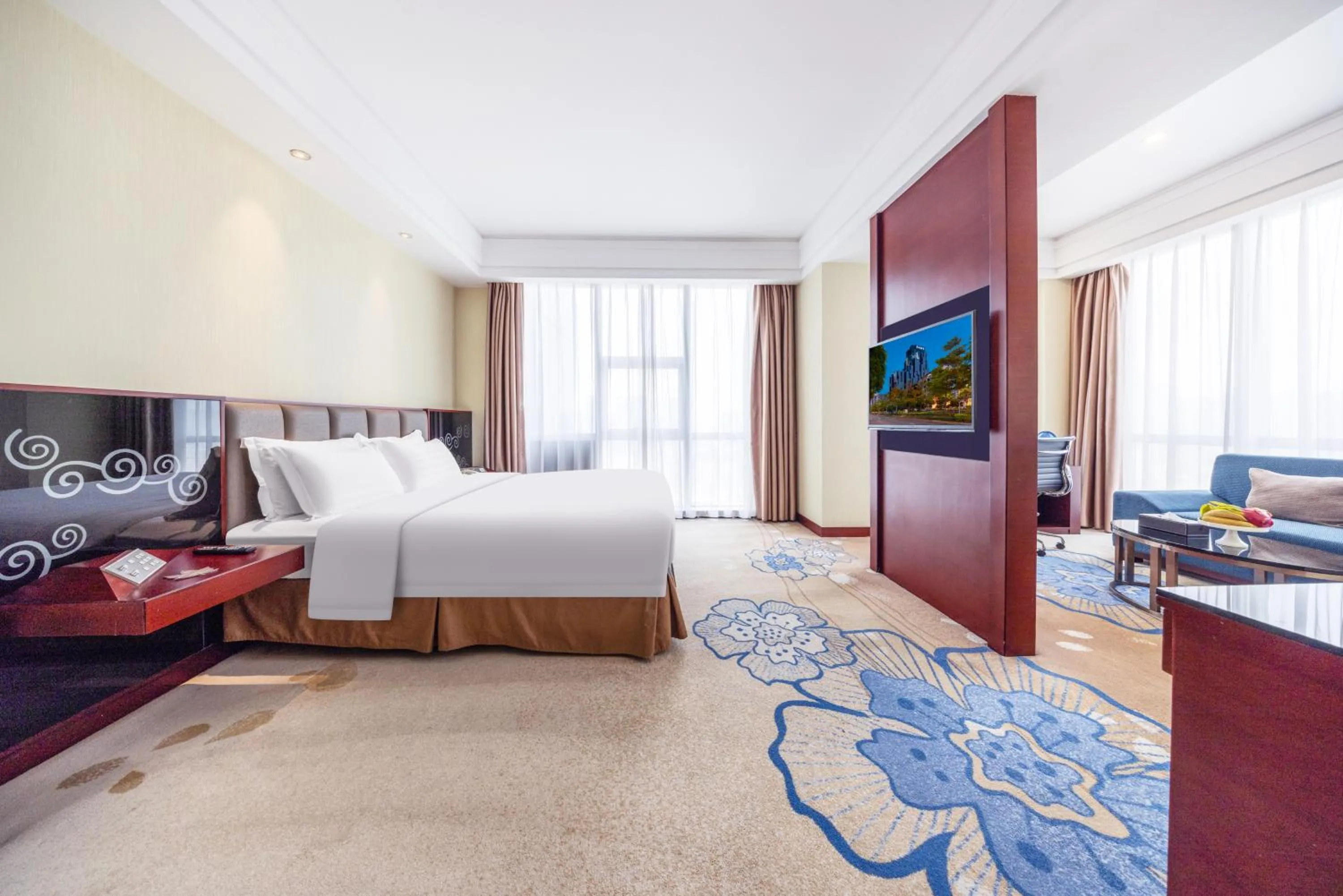 Bed in Shenzhen Avant-Garde Hotel