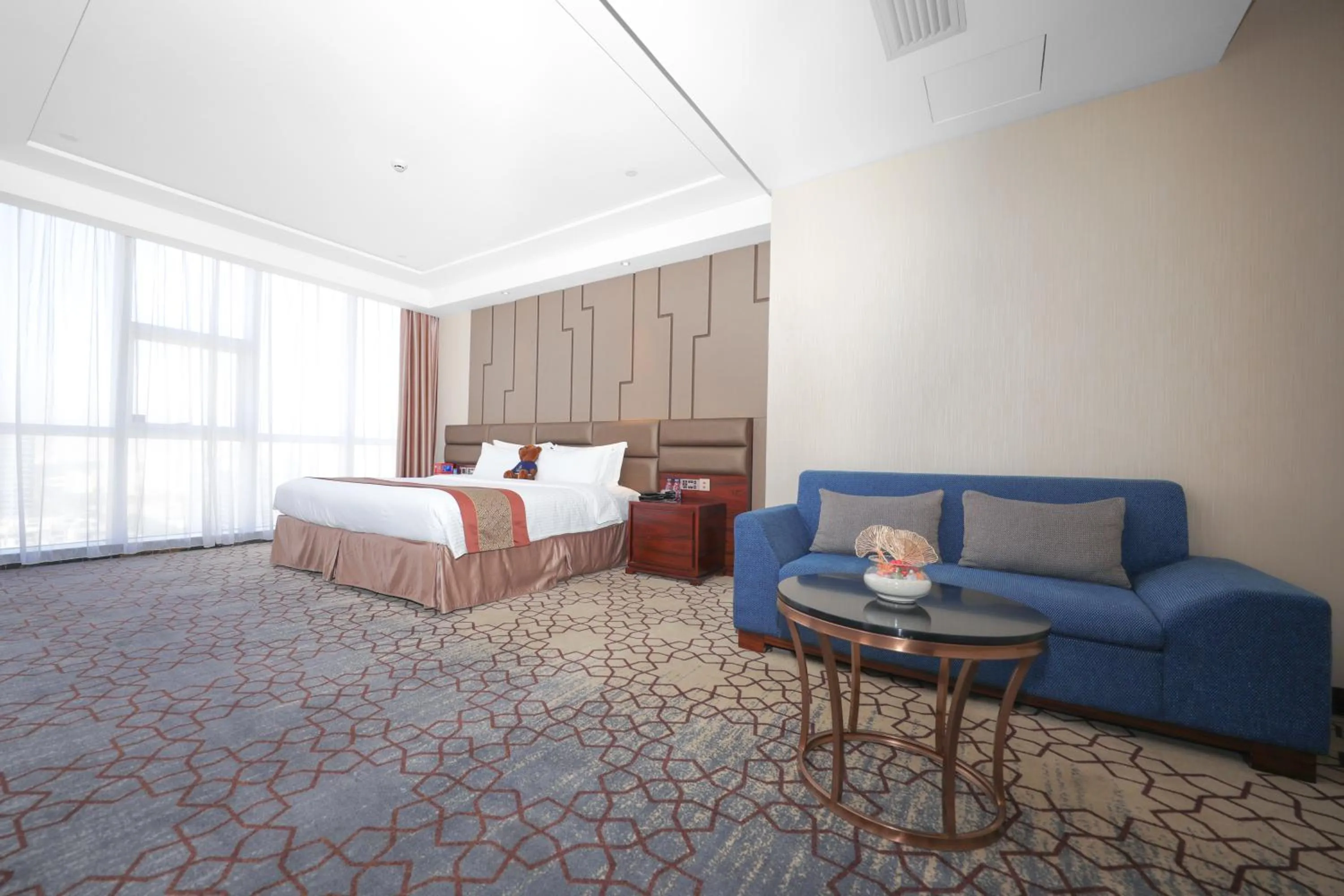 Bed in Shenzhen Avant-Garde Hotel