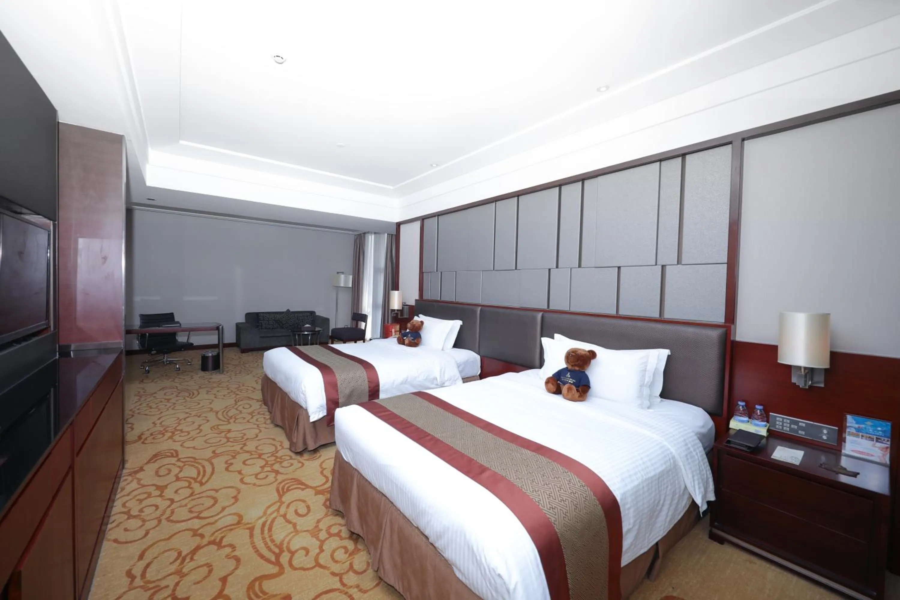 Bed in Shenzhen Avant-Garde Hotel