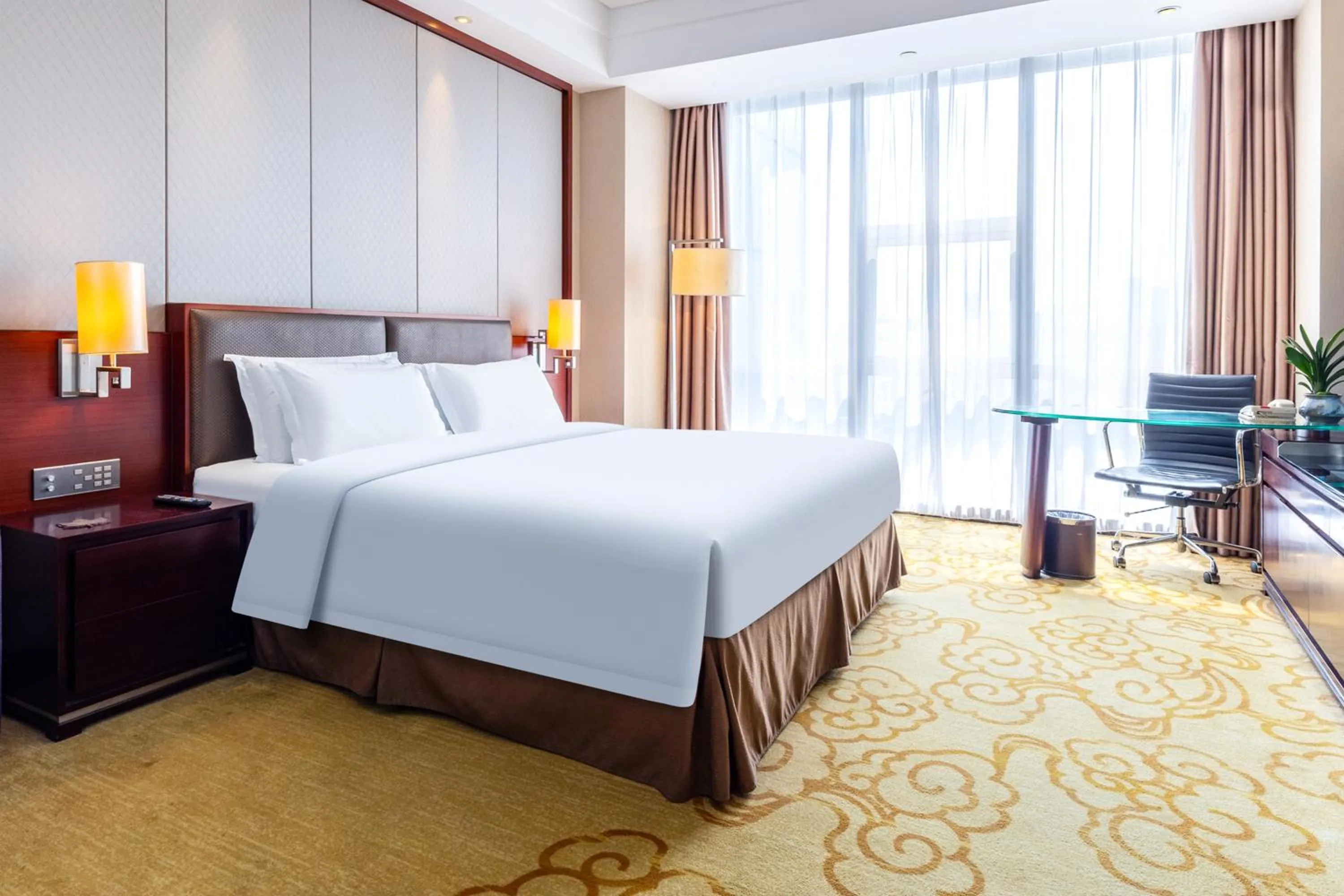 Bed in Shenzhen Avant-Garde Hotel