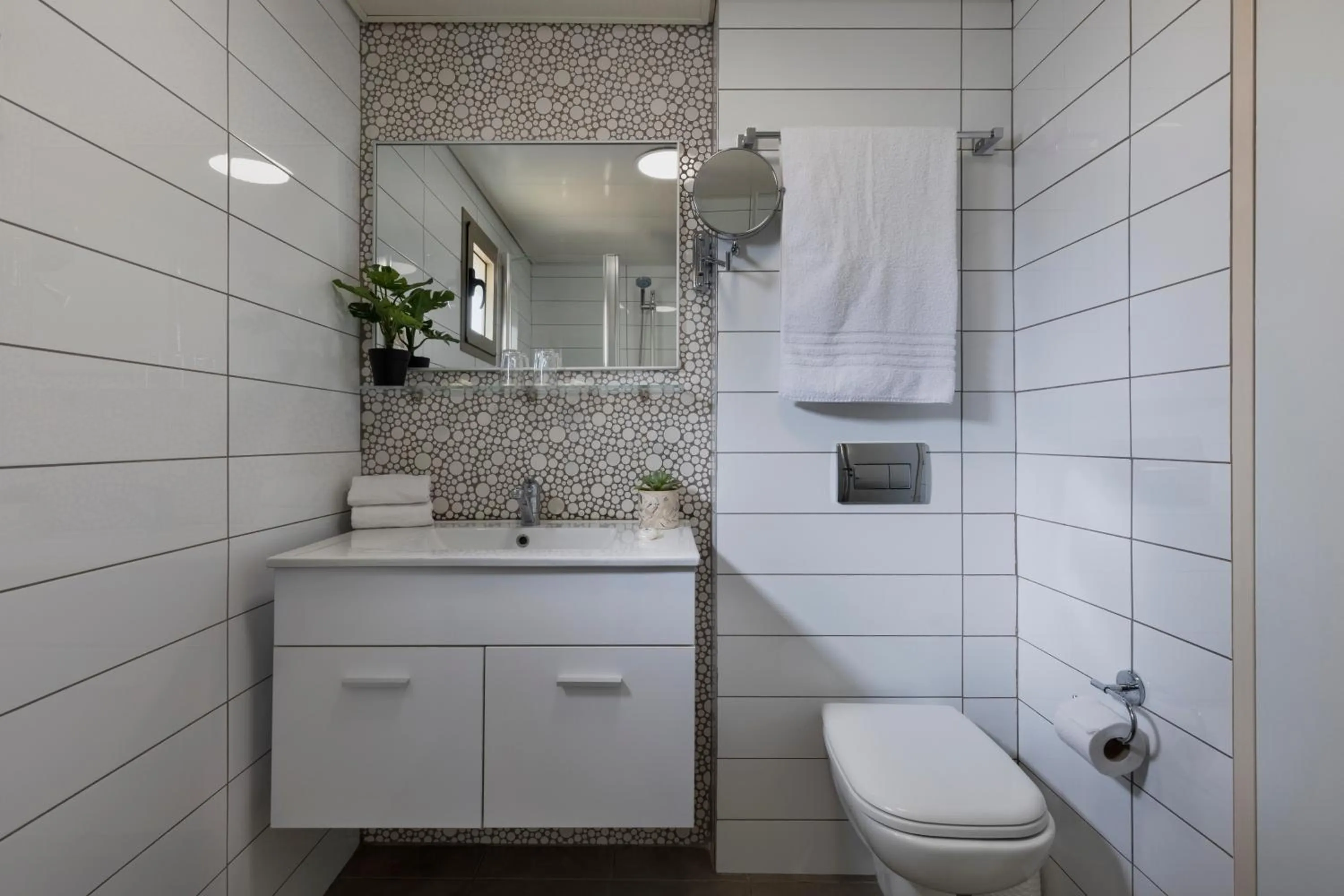 Bathroom in Almogim Suites Eilat Hotel