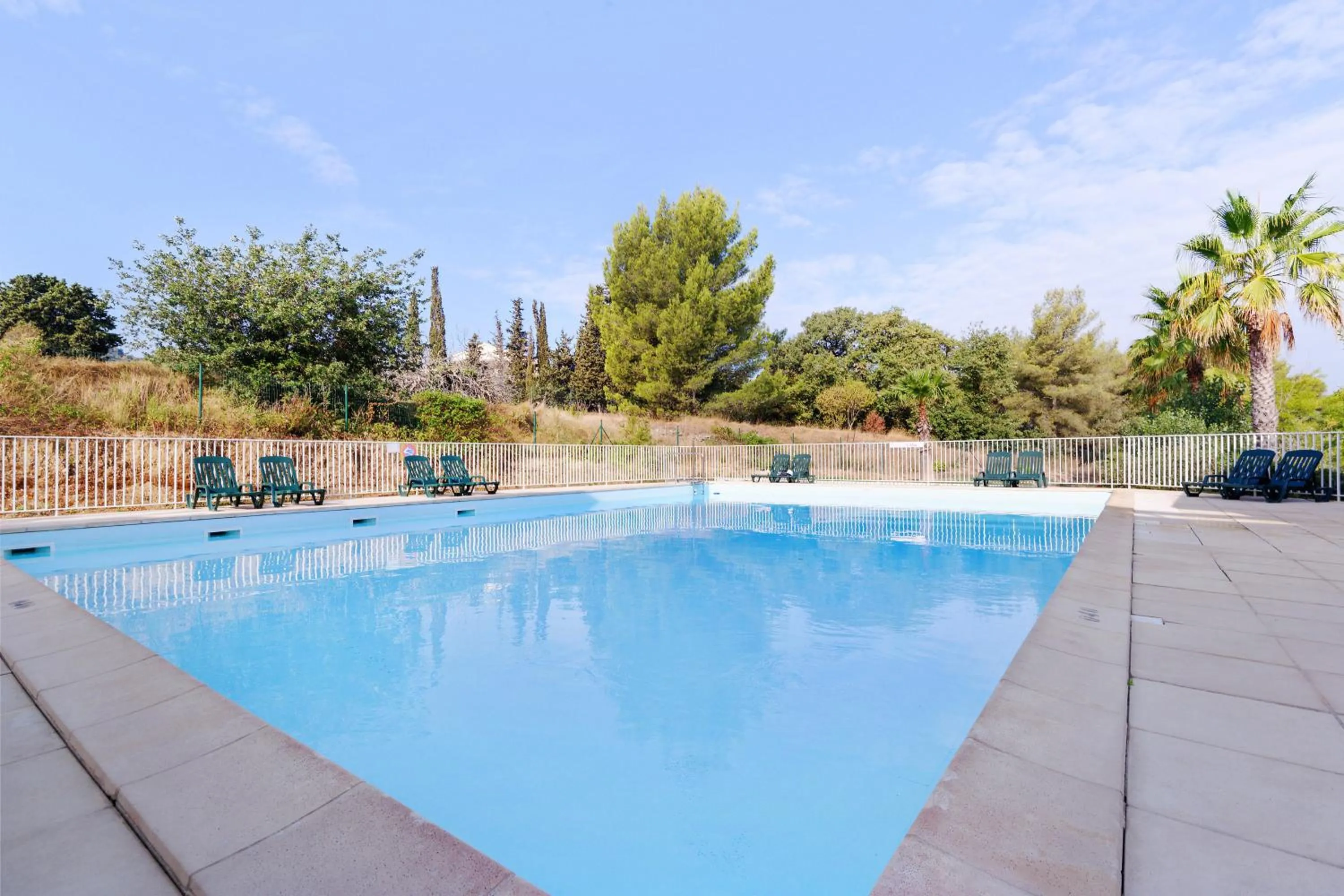 Swimming pool in Comfort Aparthotel Six-Fours