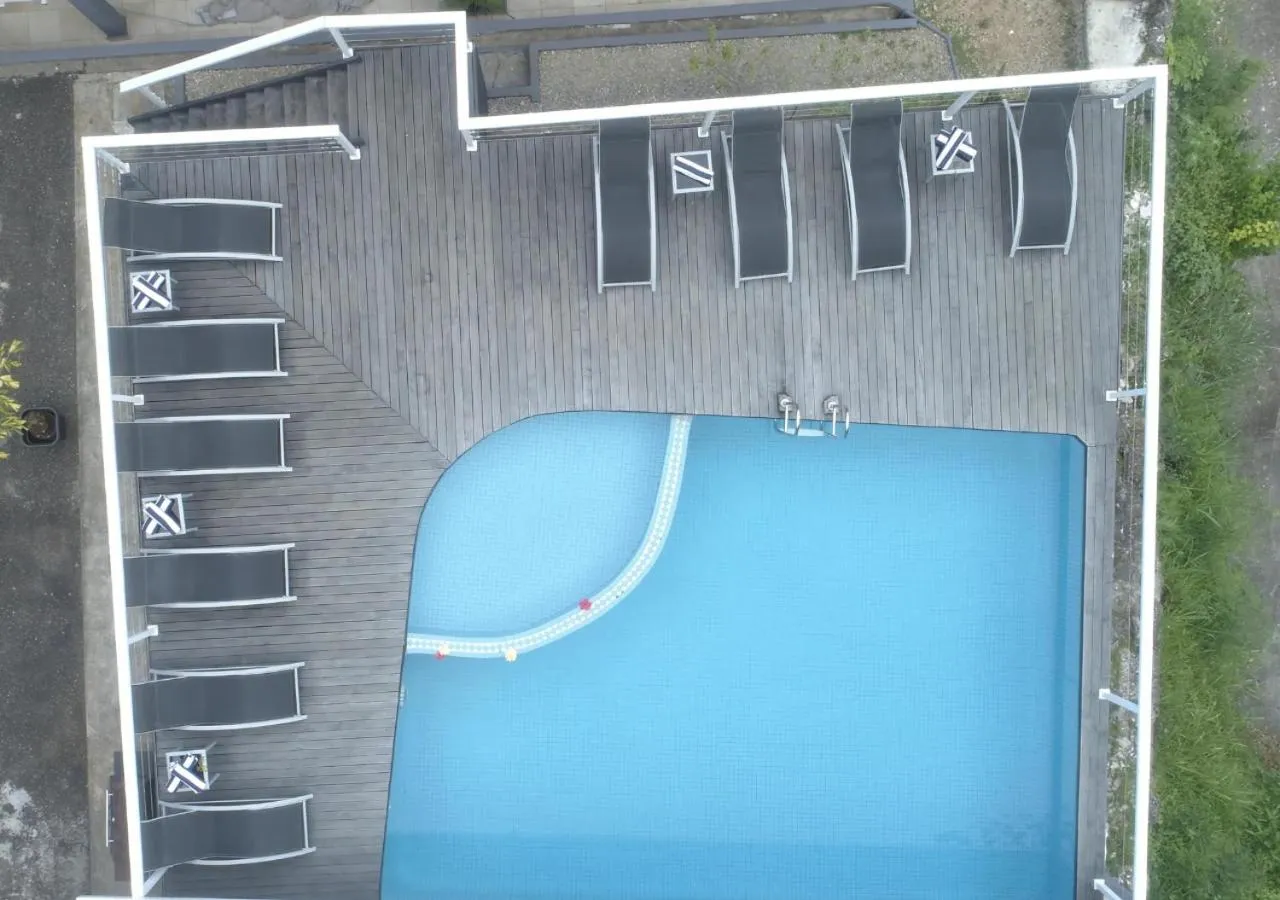 Pool view in Mariner Apartments