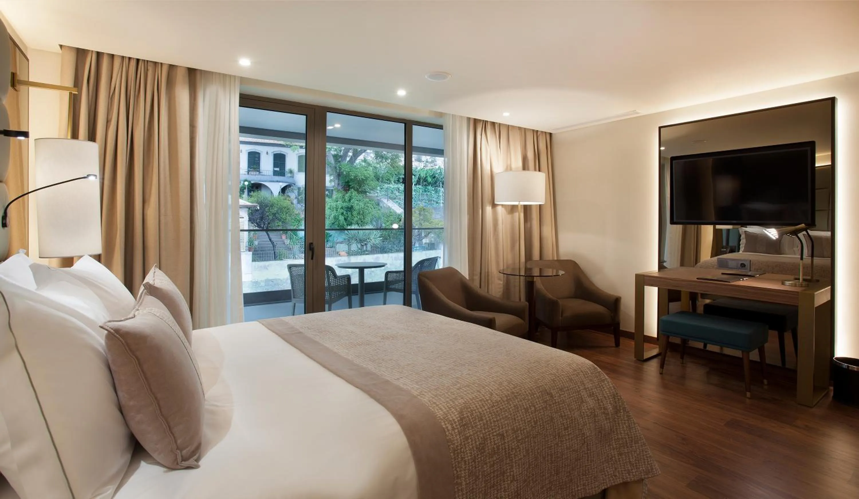 Photo of the whole room, Bed in TURIM Santa Maria Hotel