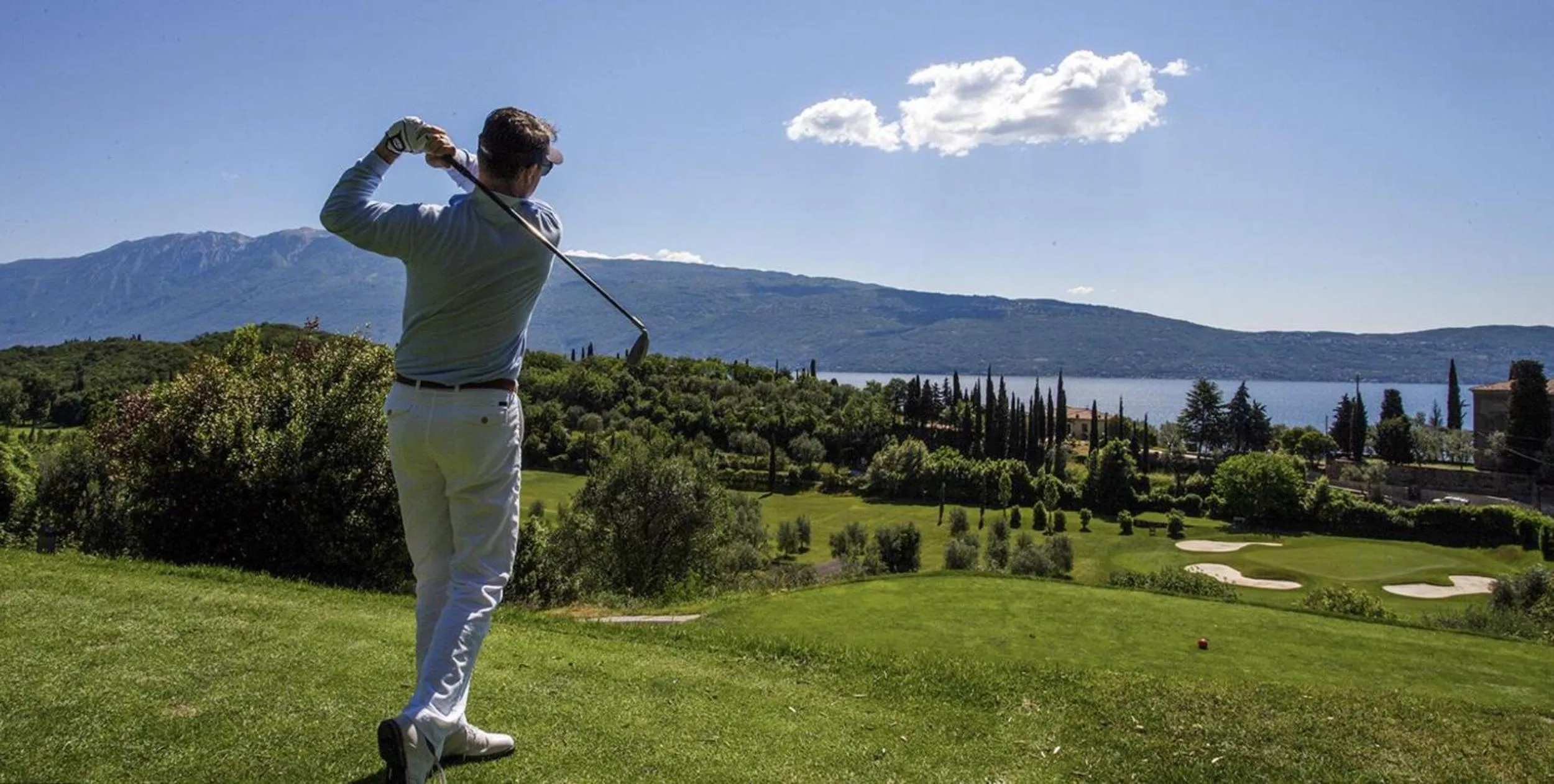 Golfcourse in Ennesima Osteria con Alloggio - Bike Hotel