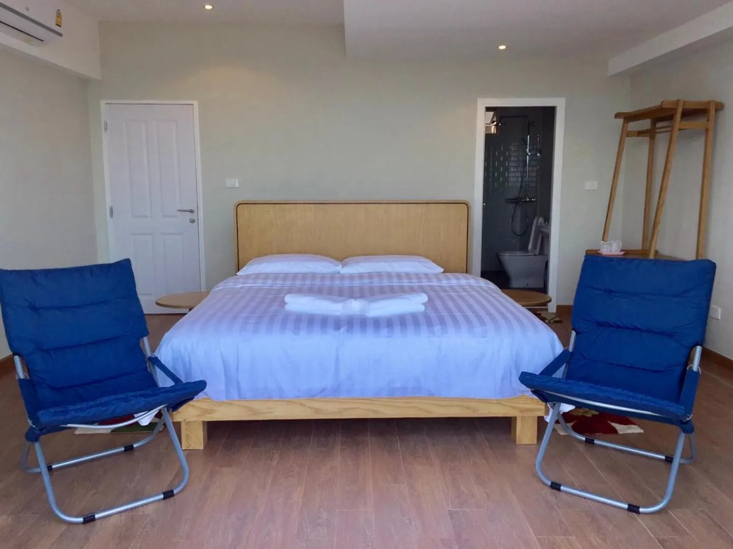 Bed in Seaman Resort