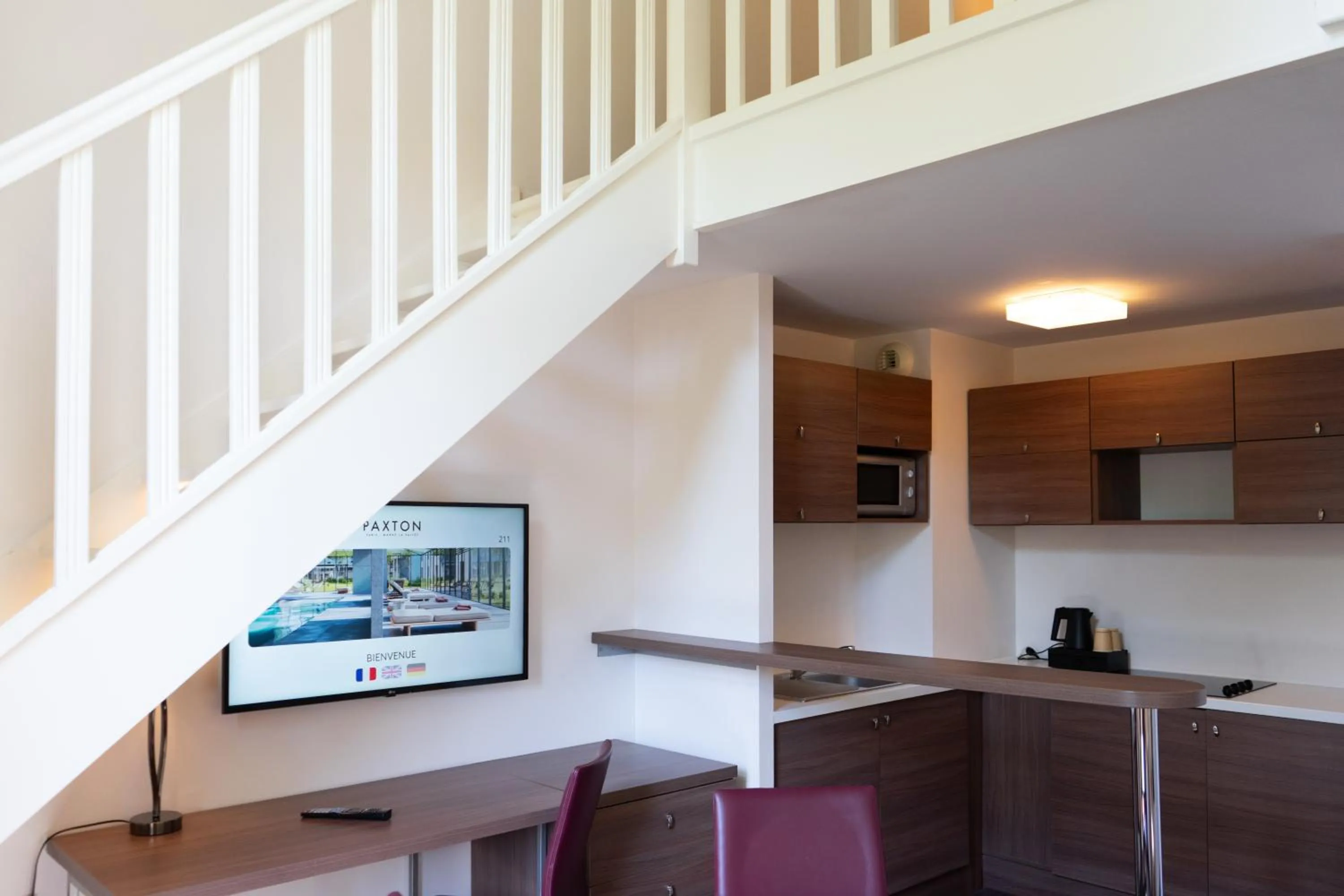 Living room in Paxton Paris MLV