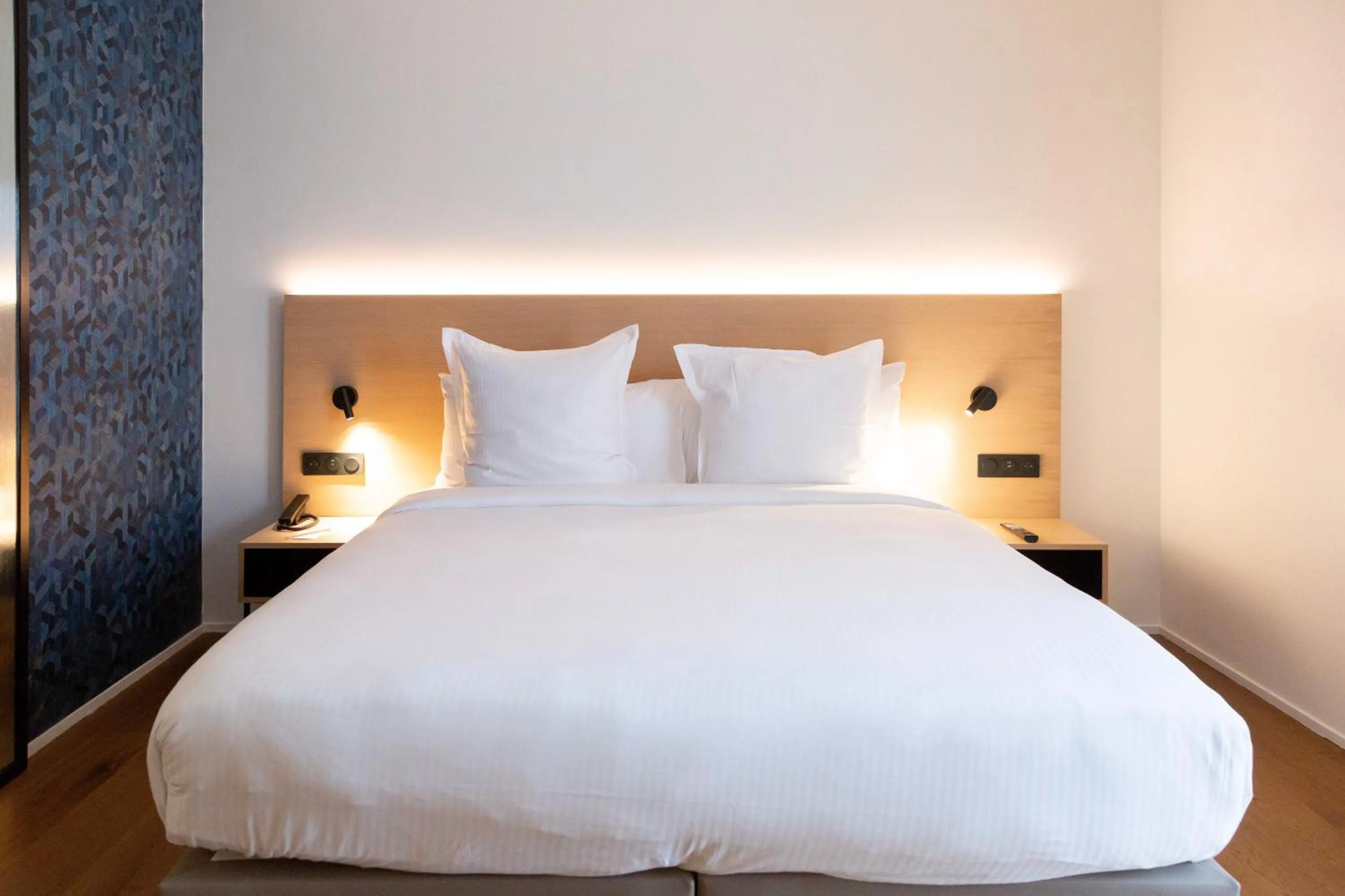 Other, Bed in Paxton Paris MLV