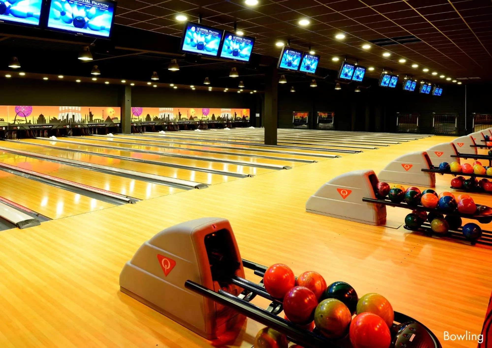 Bowling in Paxton Paris MLV