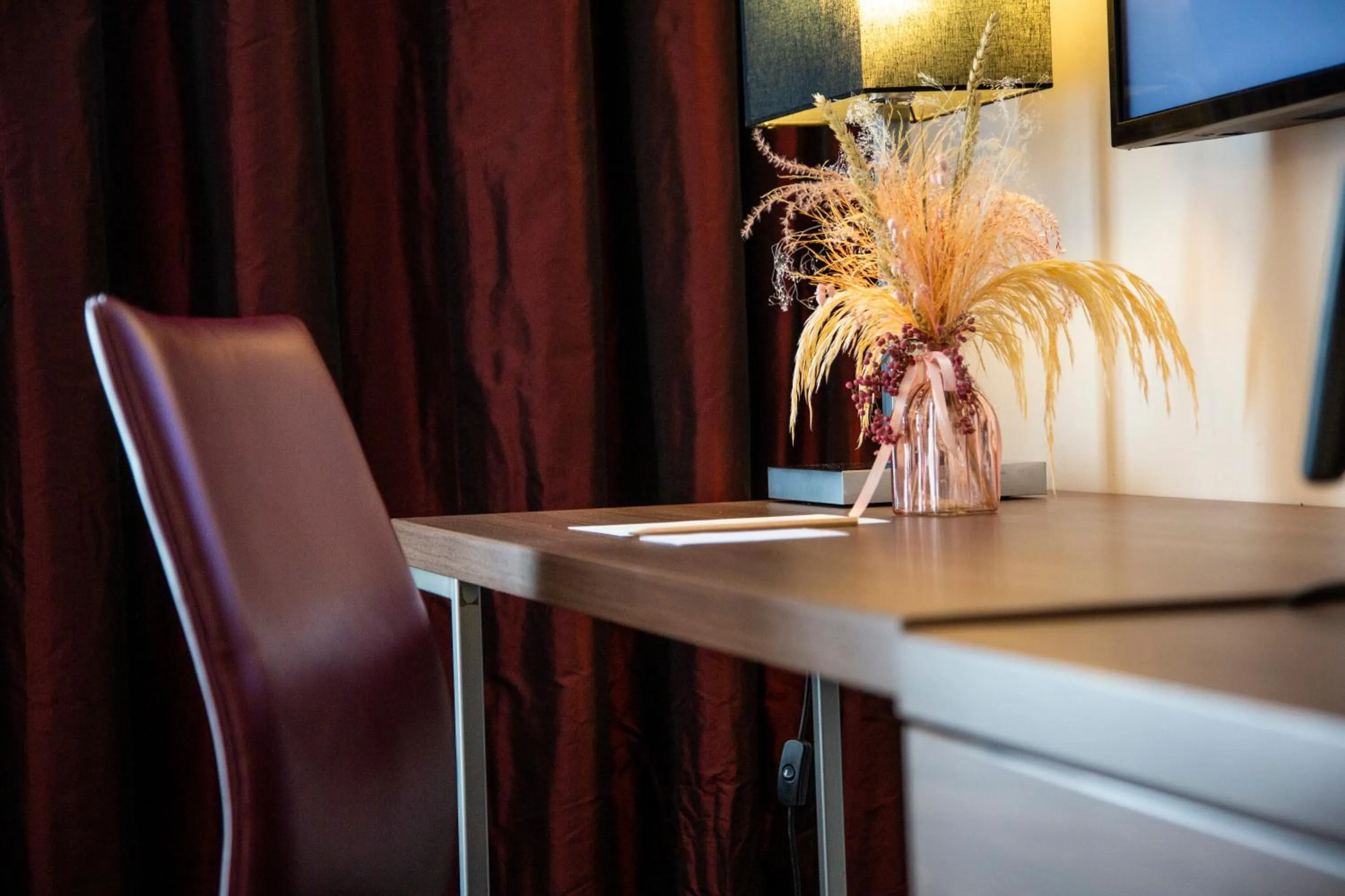 hair dresser in Paxton Paris MLV