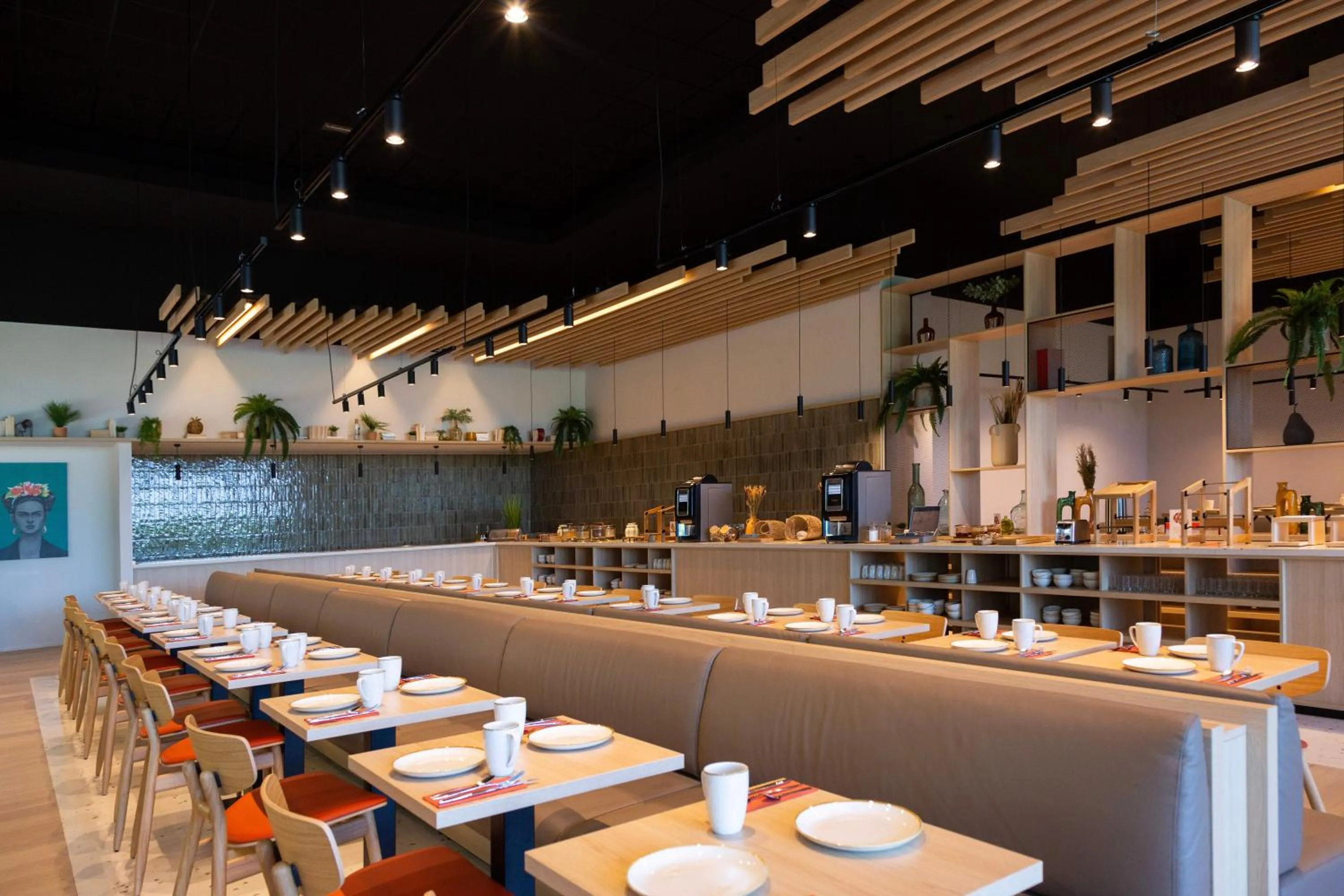 Breakfast in Paxton Paris MLV