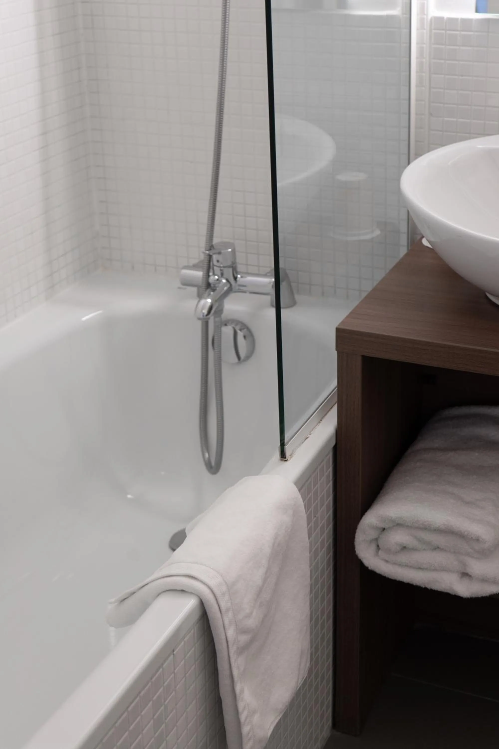 Bath in Paxton Paris MLV