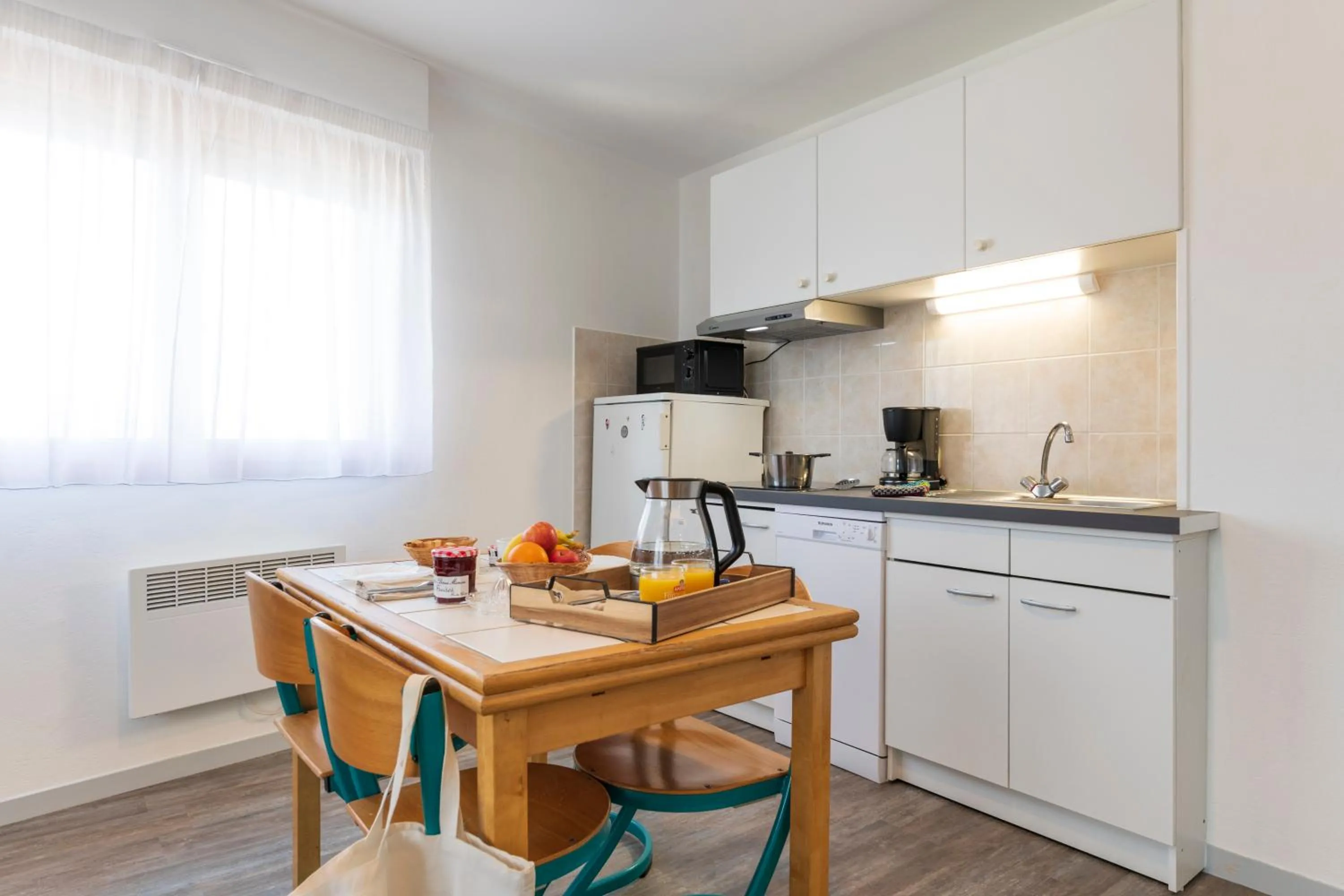 Kitchen or kitchenette in Cerise Nantes La Beaujoire