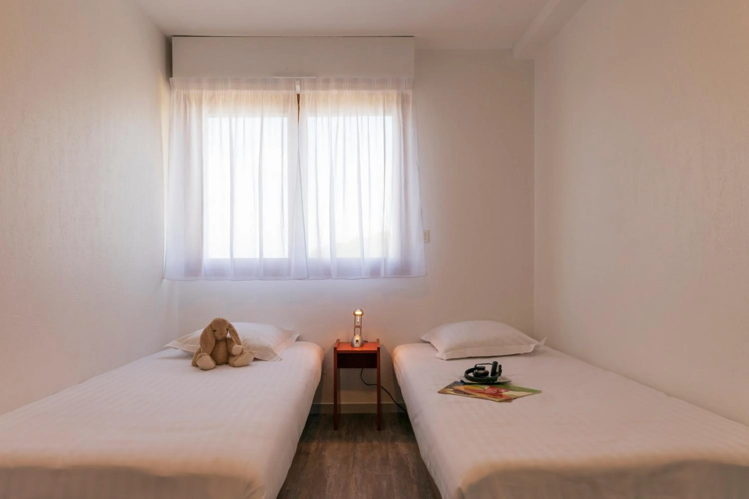 Bedroom, Bed in Cerise Nantes La Beaujoire