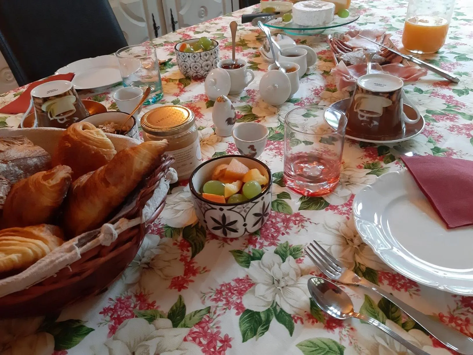 Breakfast in La Garenne