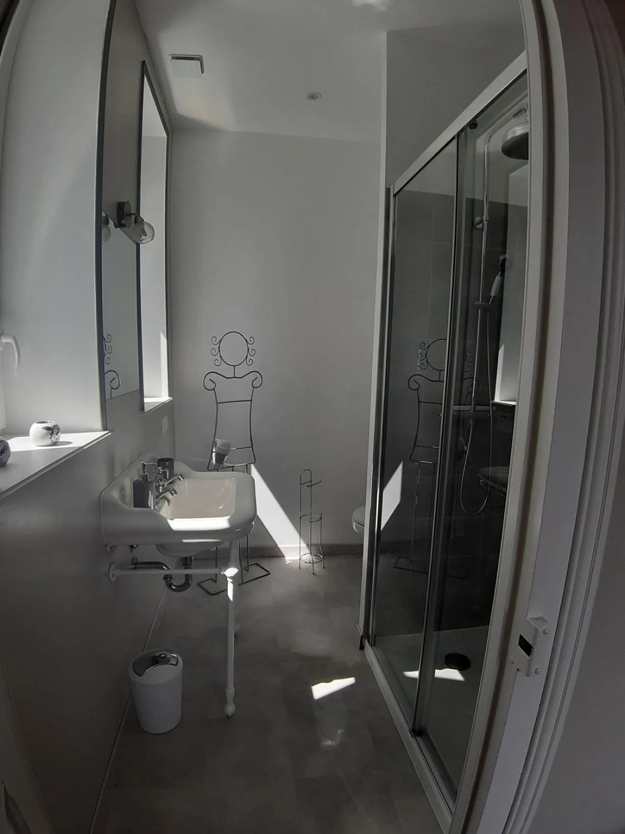 Bathroom in La Garenne