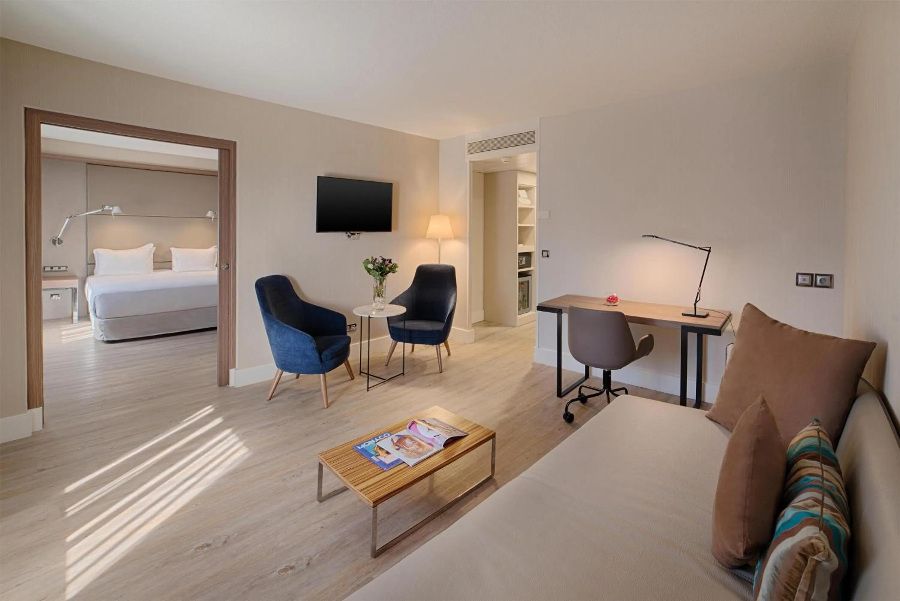 Bedroom, Bed in NH Nice