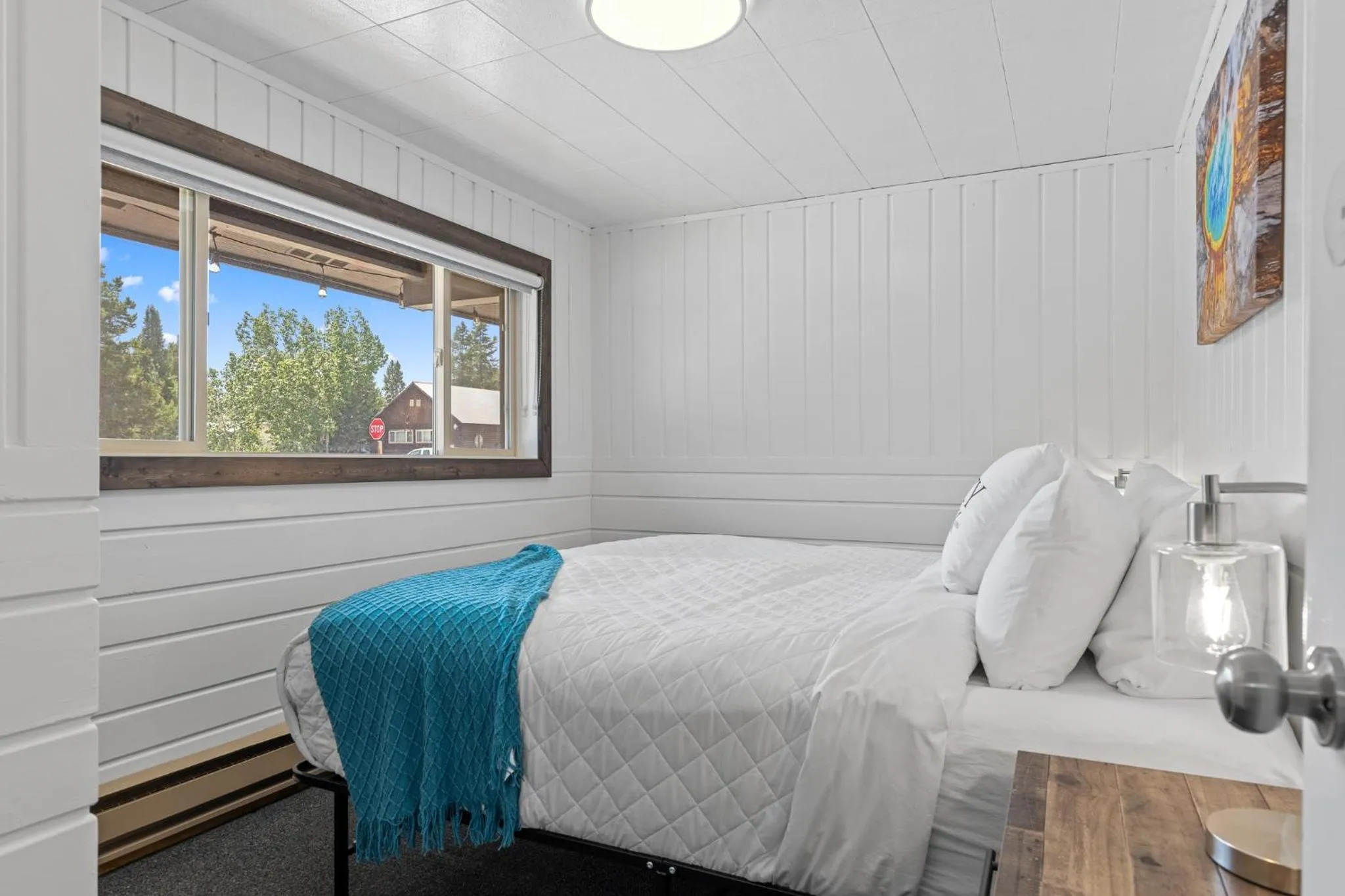 Bed in Lazy Duck Inn